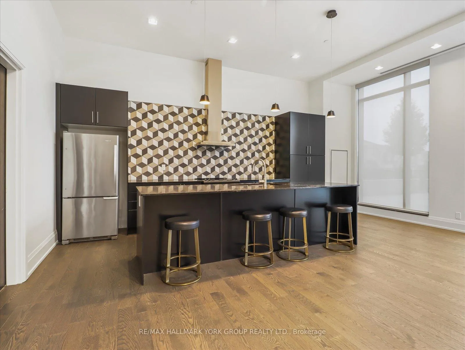 Photo 17 of Unit 35, 555 William Graham Drive, Aurora, Rural Aurora — HOMEH