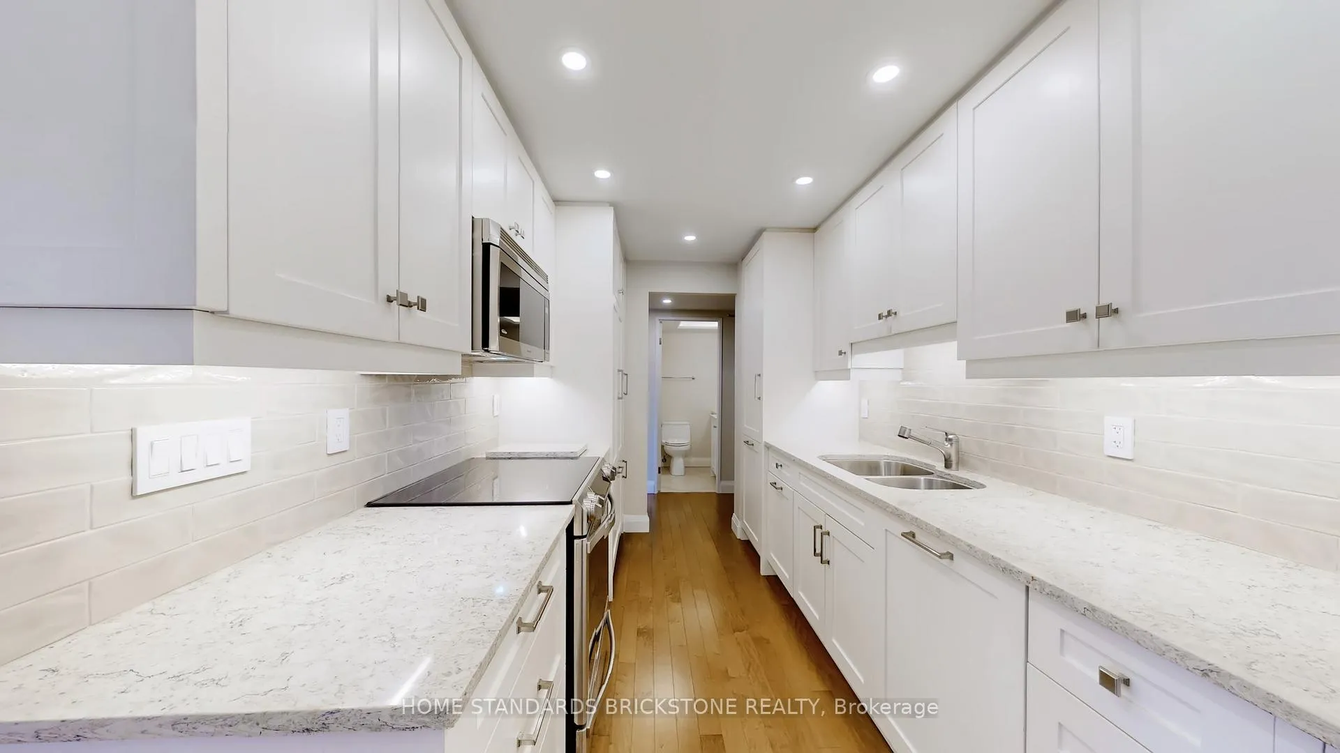 Photo 3 of Unit 803, 47 St Clair Avenue W, Toronto, Yonge-St. Clair — HOMEH