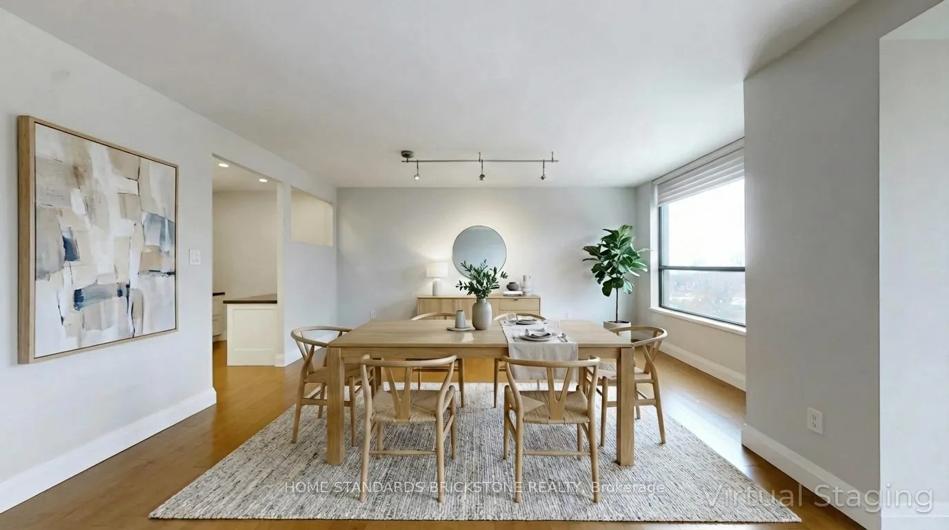 Photo 4 of Unit 803, 47 St Clair Avenue W, Toronto, Yonge-St. Clair — HOMEH