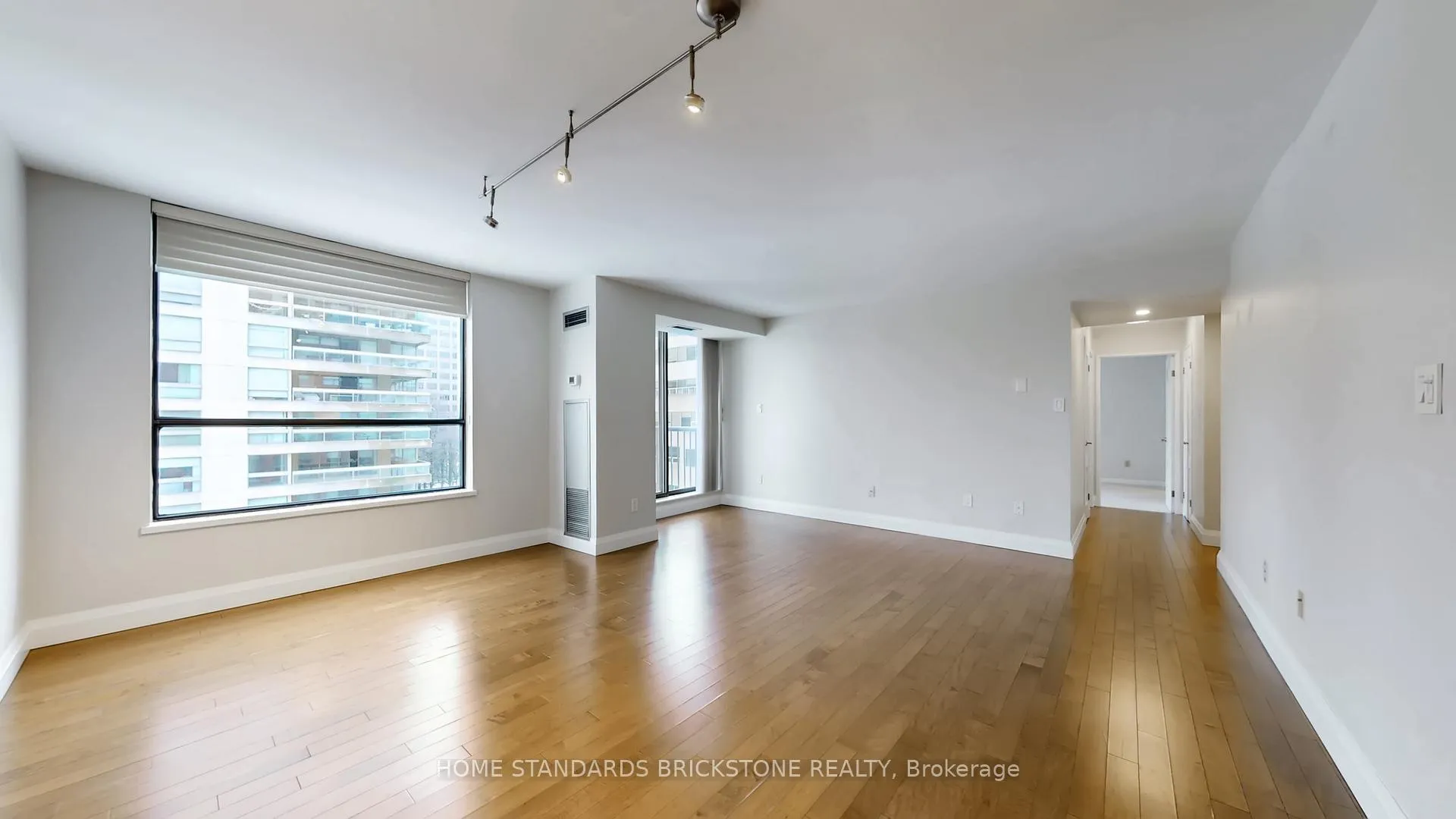 Photo 7 of Unit 803, 47 St Clair Avenue W, Toronto, Yonge-St. Clair — HOMEH
