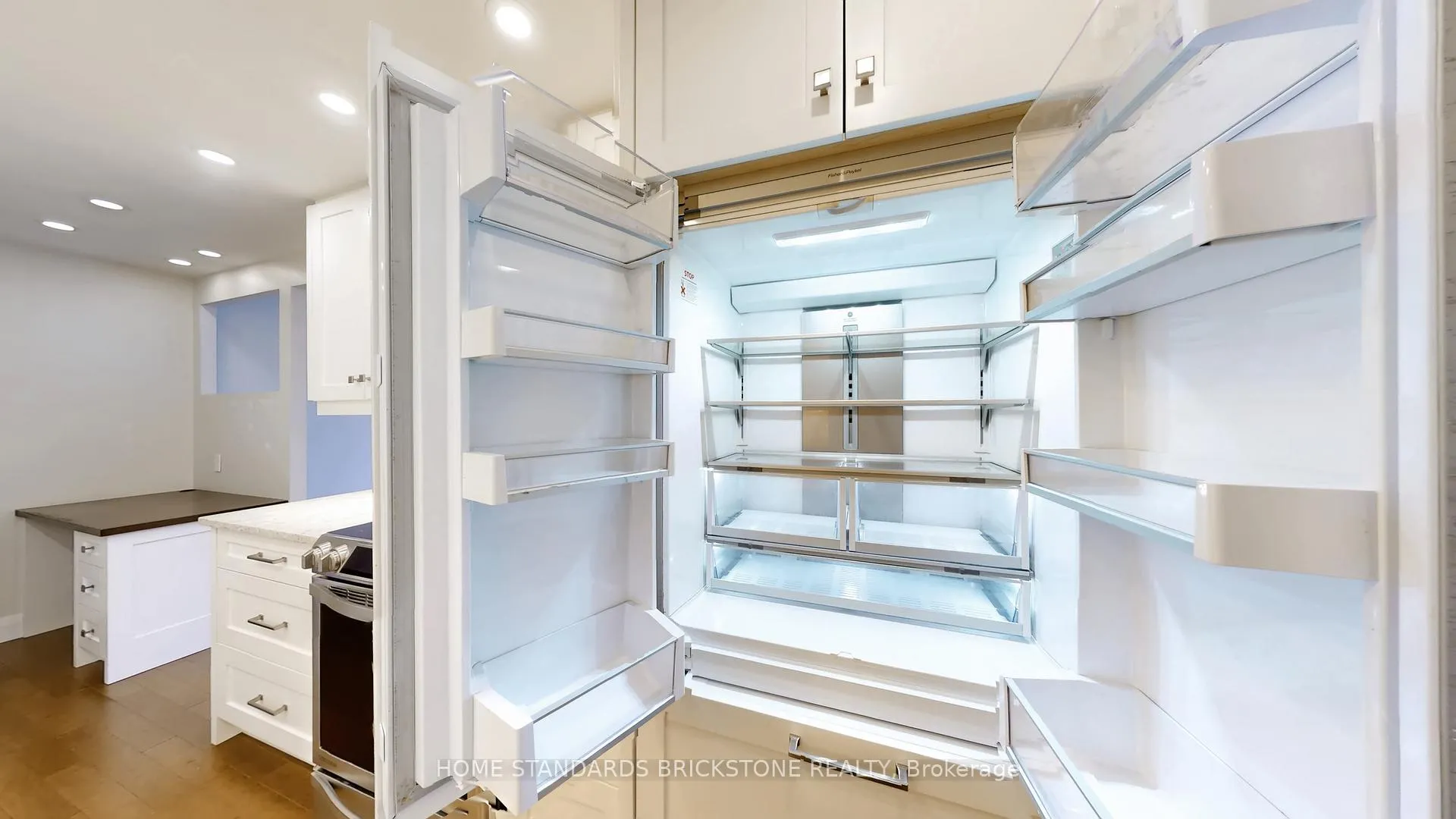 Photo 12 of Unit 803, 47 St Clair Avenue W, Toronto, Yonge-St. Clair — HOMEH