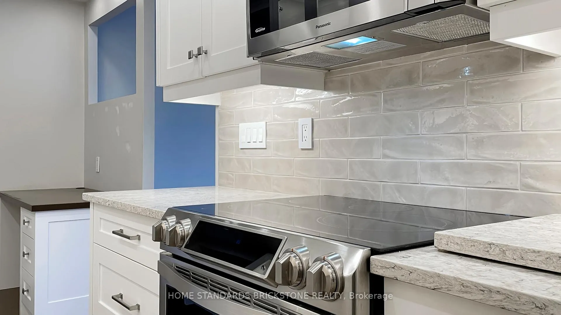 Photo 14 of Unit 803, 47 St Clair Avenue W, Toronto, Yonge-St. Clair — HOMEH
