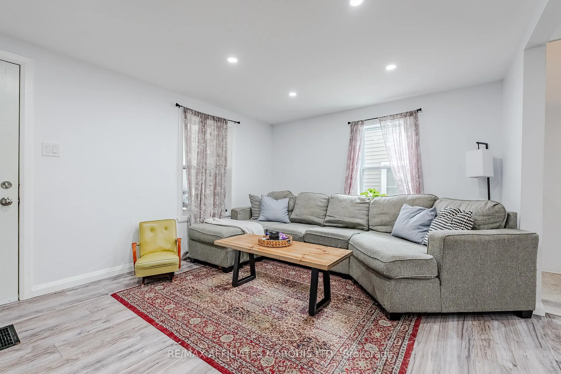 Photo 5 of 140 Adolphus Street, Cornwall — HOMEH