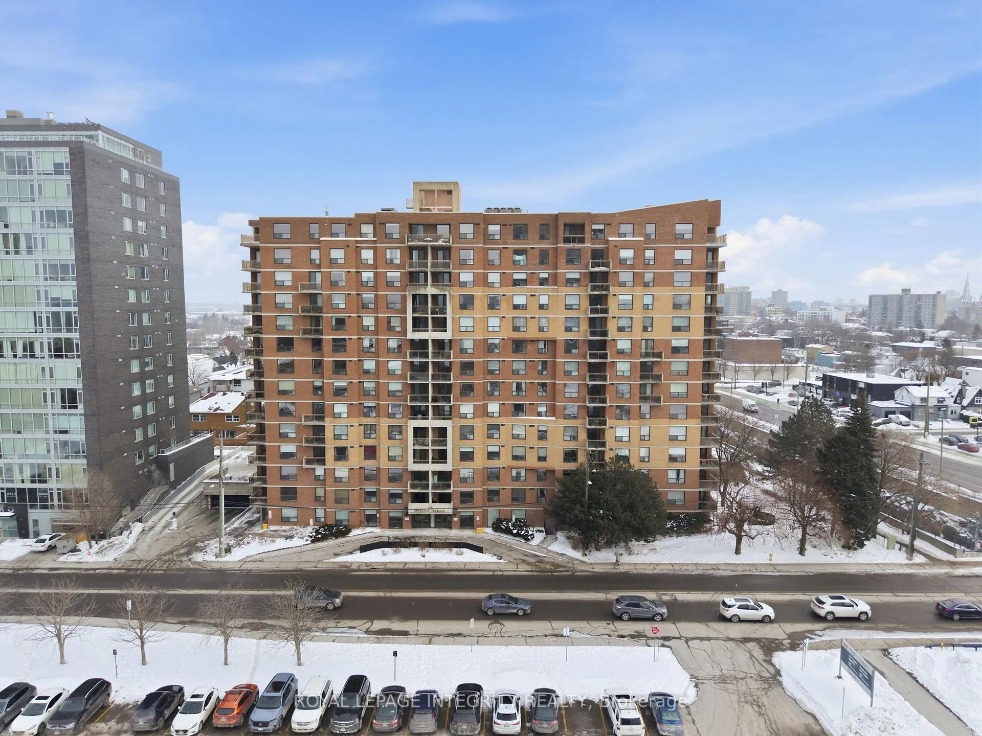 Front of Unit 1109, 215 Parkdale Avenue