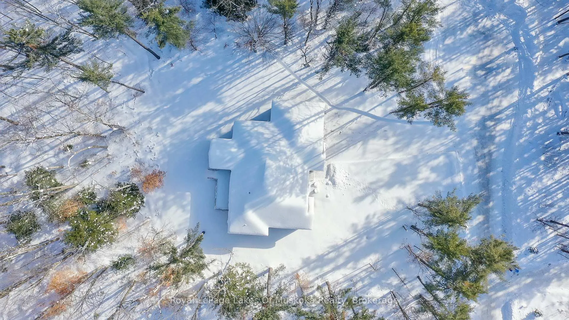 Photo 2 of 1030 Xavier Street, Gravenhurst, Morrison — HOMEH