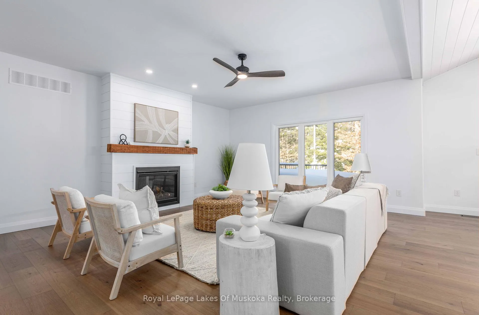 Photo 4 of 1030 Xavier Street, Gravenhurst, Morrison — HOMEH