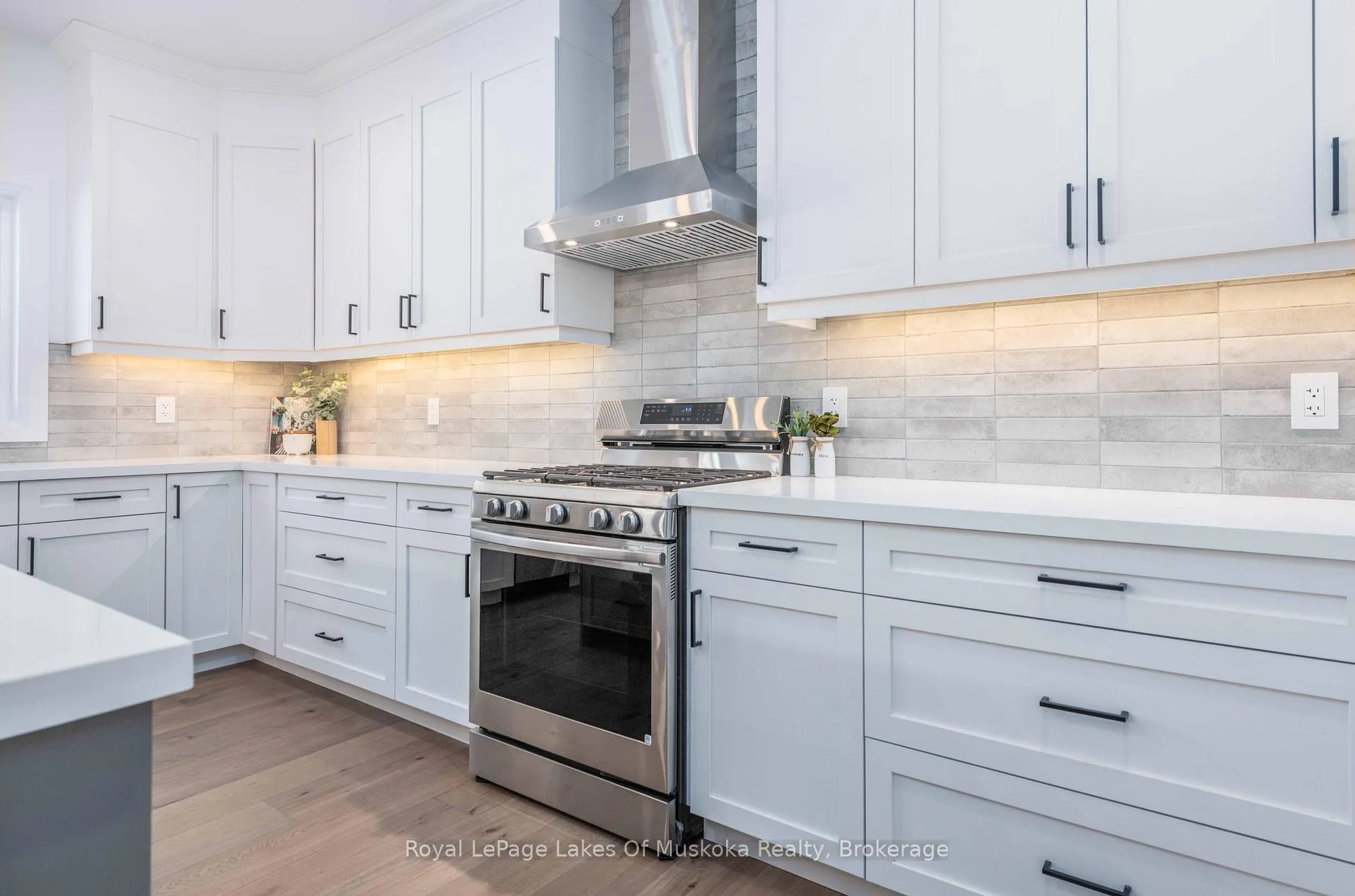 Photo 11 of 1030 Xavier Street, Gravenhurst, Morrison — HOMEH