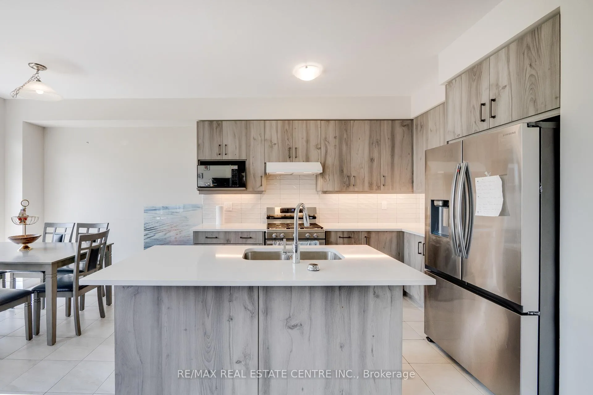 Photo 11 of 54 Lilac Circle, Haldimand — HOMEH