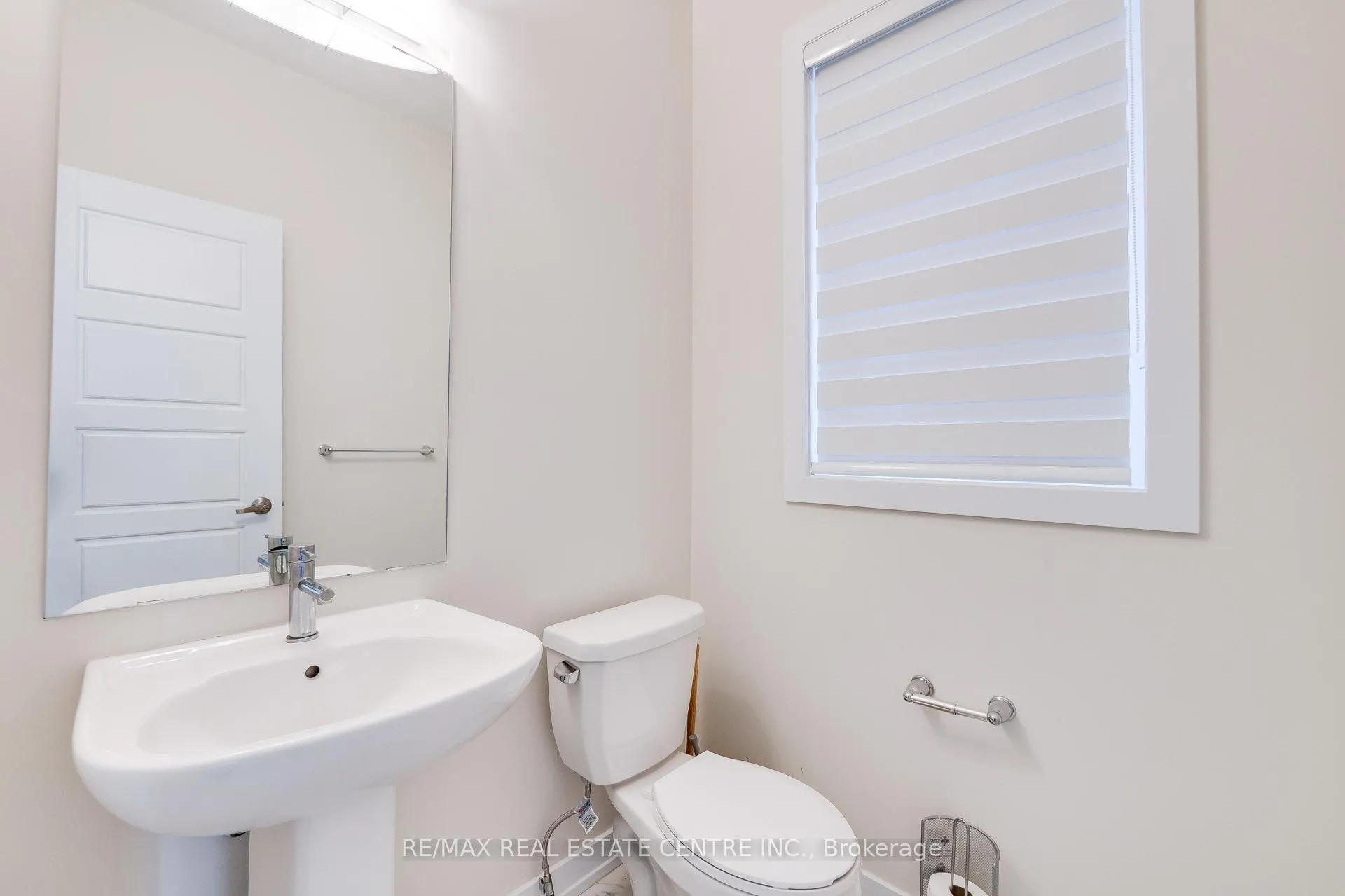Photo 18 of 54 Lilac Circle, Haldimand — HOMEH