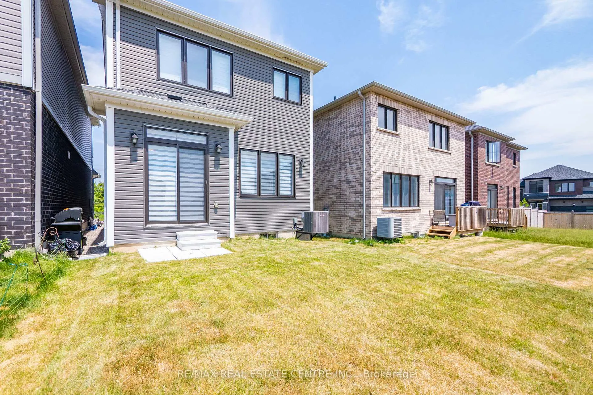 Photo 38 of 54 Lilac Circle, Haldimand — HOMEH