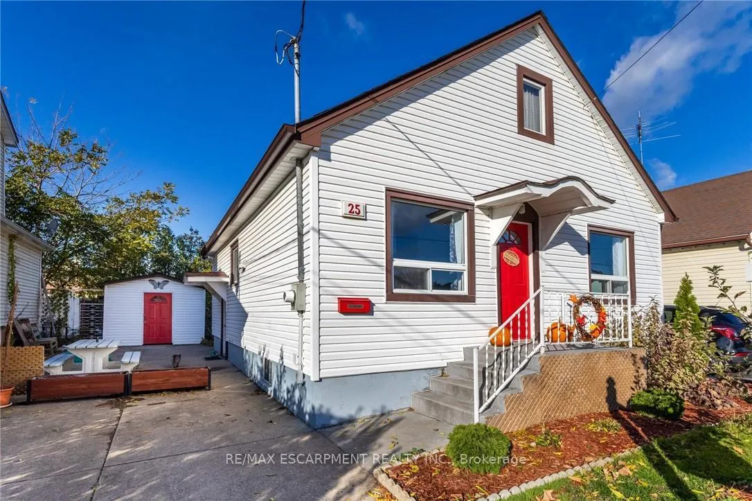 Photo 1 of 25 Augusta Avenue, St. Catharines, Facer — HOMEH