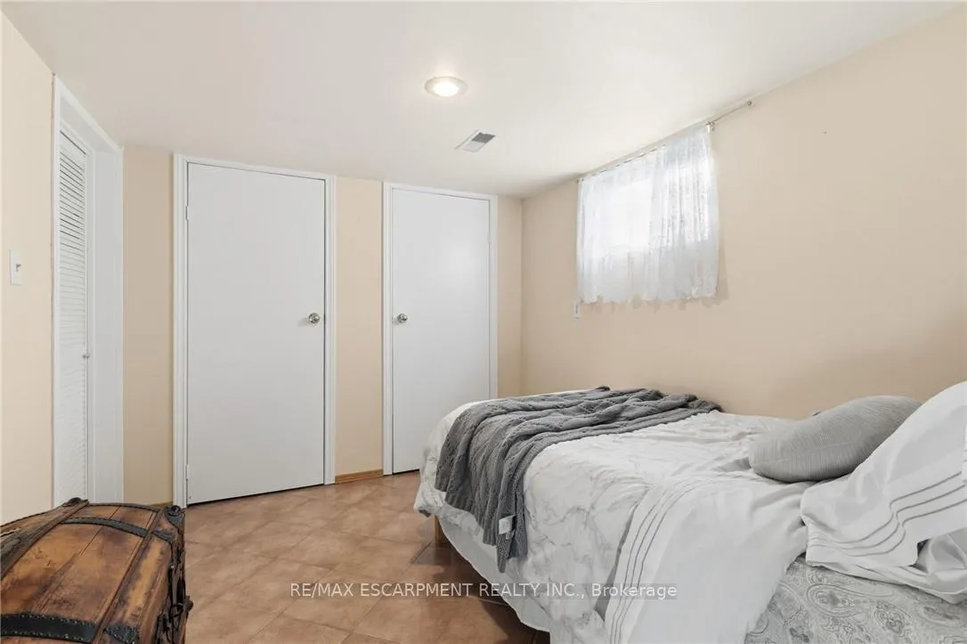 Photo 22 of 25 Augusta Avenue, St. Catharines, Facer — HOMEH