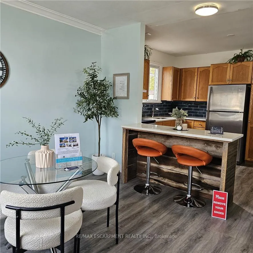 Photo 33 of 25 Augusta Avenue, St. Catharines, Facer — HOMEH