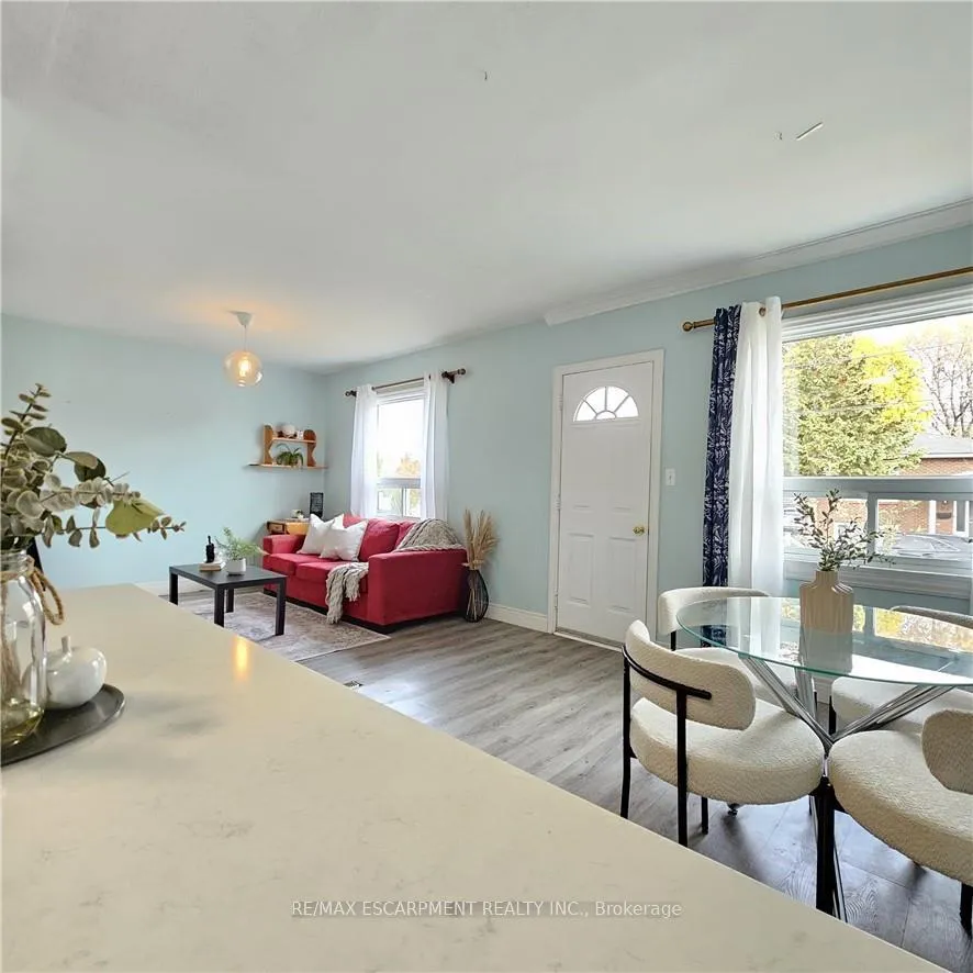 Photo 38 of 25 Augusta Avenue, St. Catharines, Facer — HOMEH