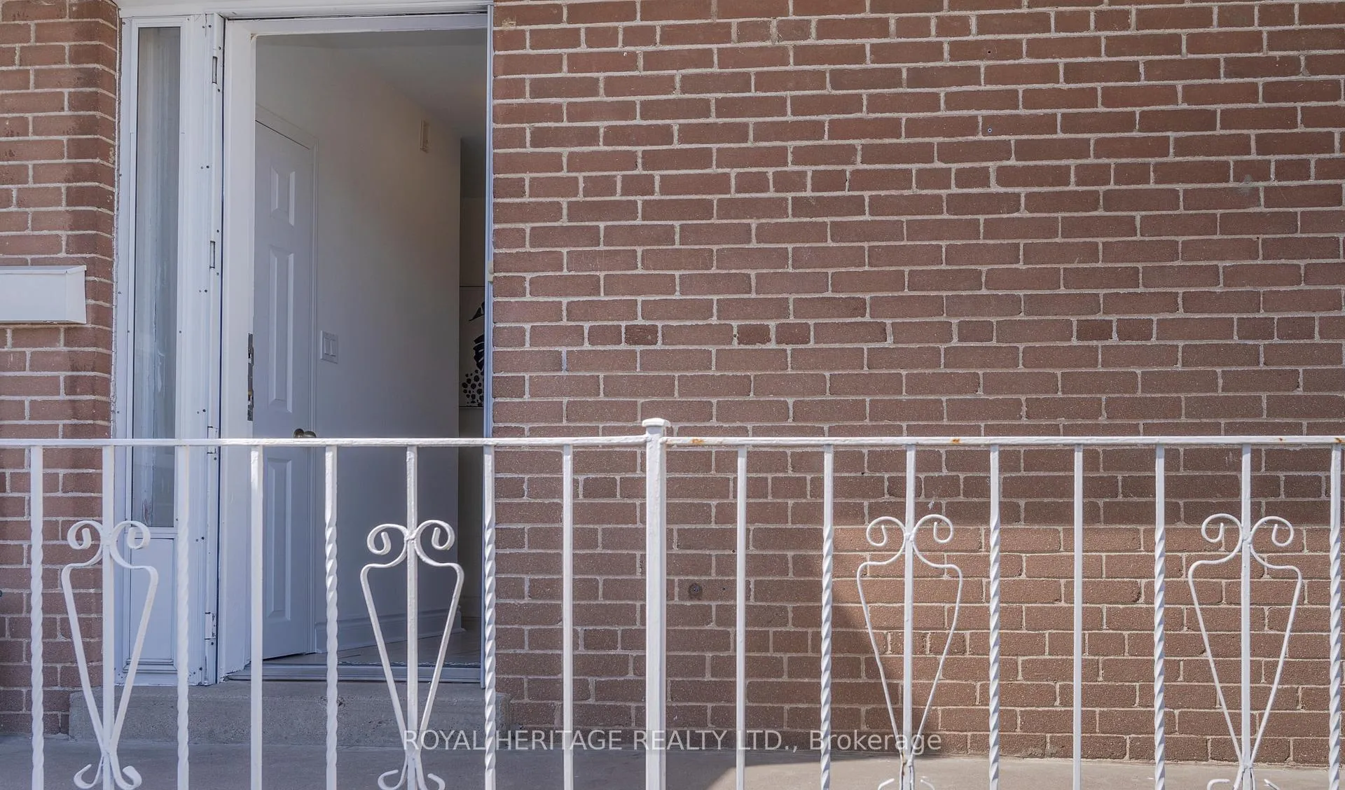Photo 2 of 55 Bridgenorth Crescent, Etobicoke, Thistletown-Beaumonde Heights — HOMEH