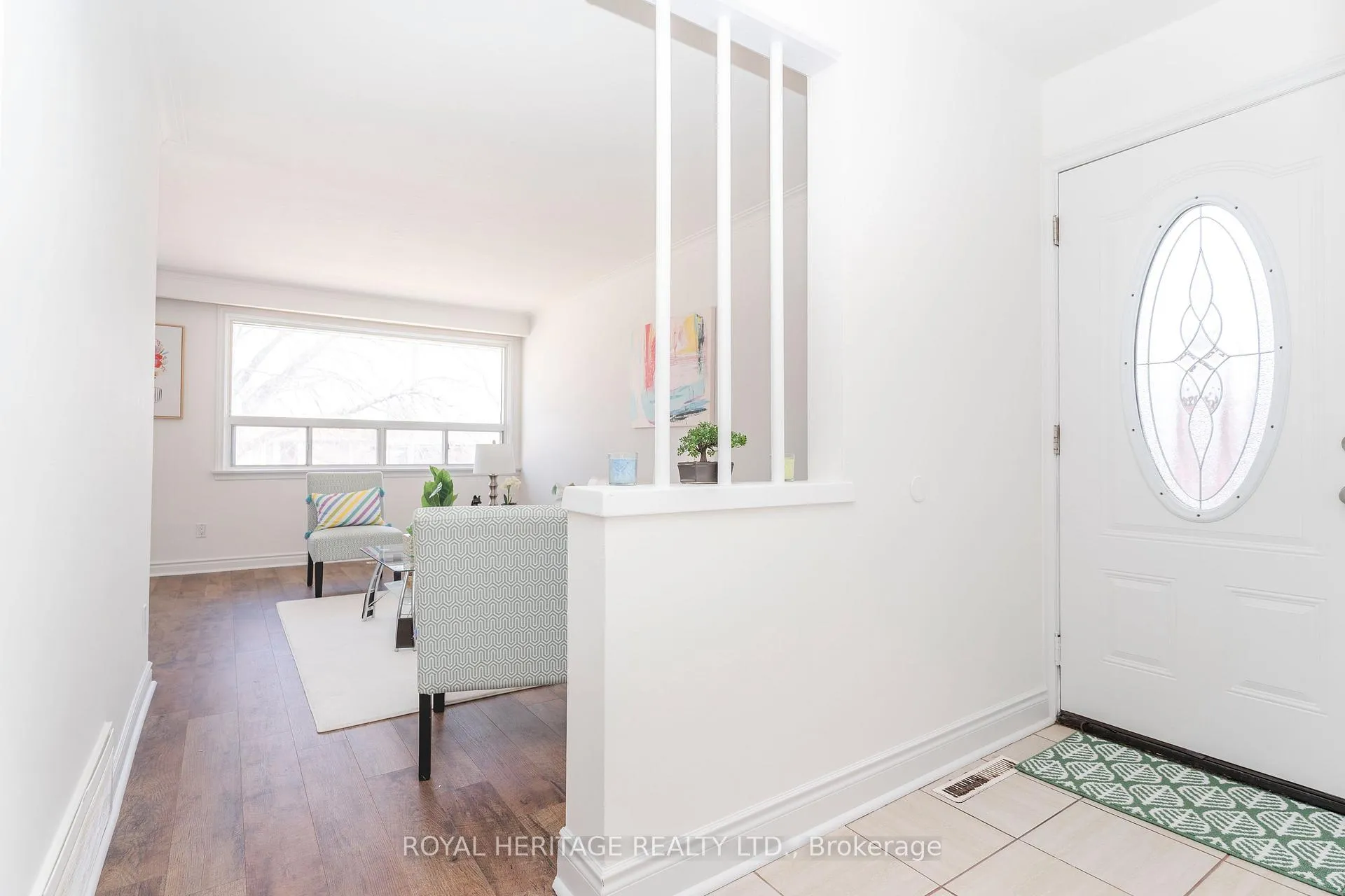 Photo 4 of 55 Bridgenorth Crescent, Etobicoke, Thistletown-Beaumonde Heights — HOMEH