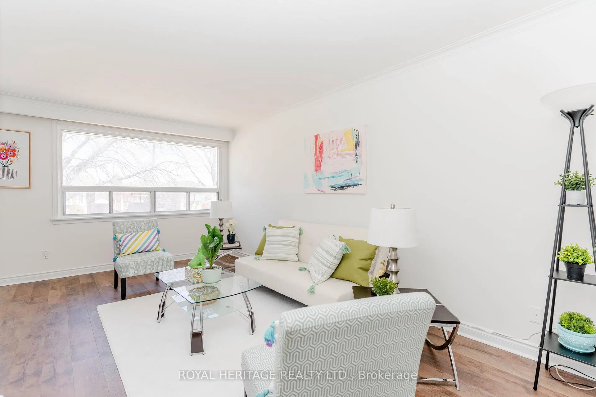 Photo 5 of 55 Bridgenorth Crescent, Etobicoke, Thistletown-Beaumonde Heights — HOMEH