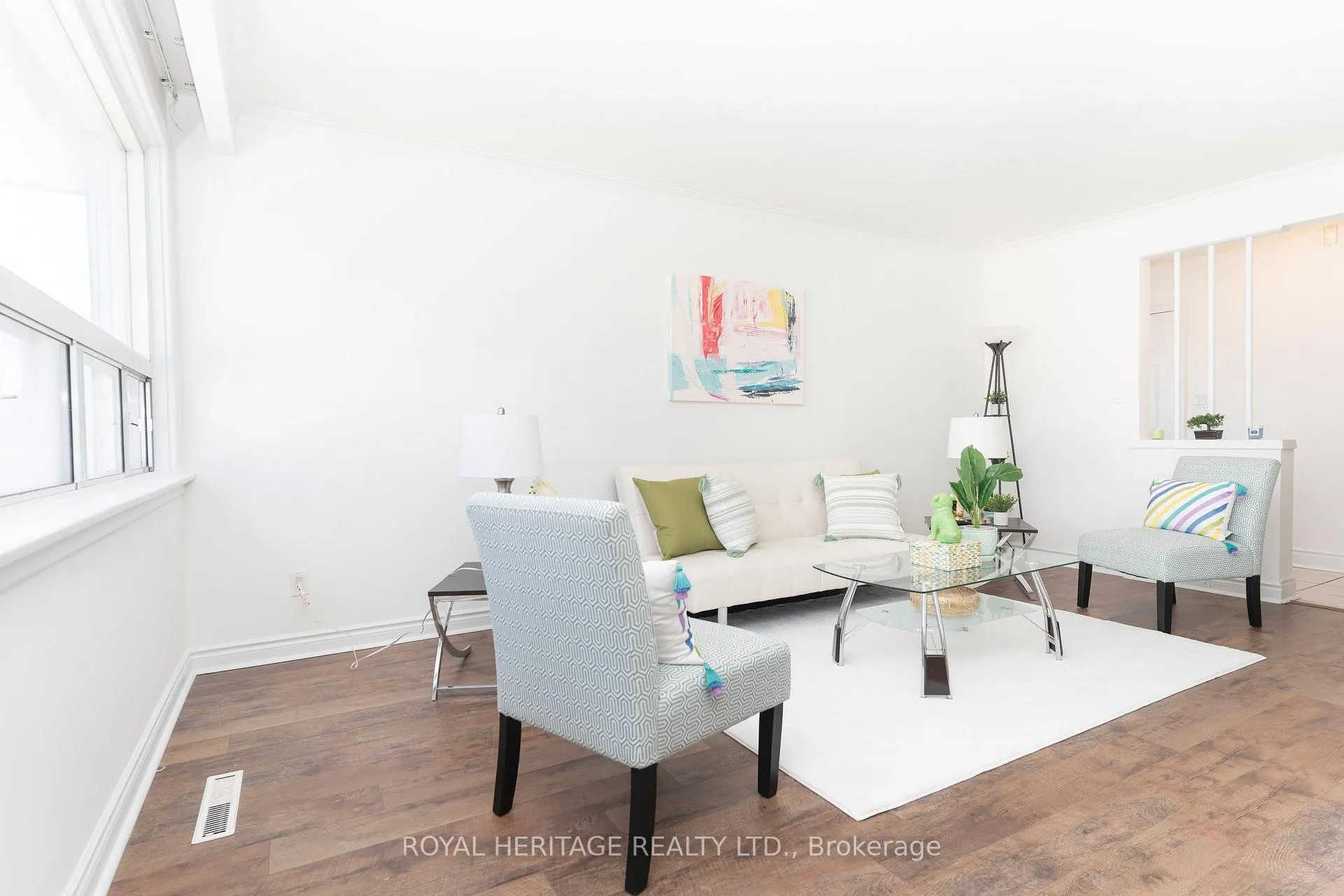 Photo 7 of 55 Bridgenorth Crescent, Etobicoke, Thistletown-Beaumonde Heights — HOMEH