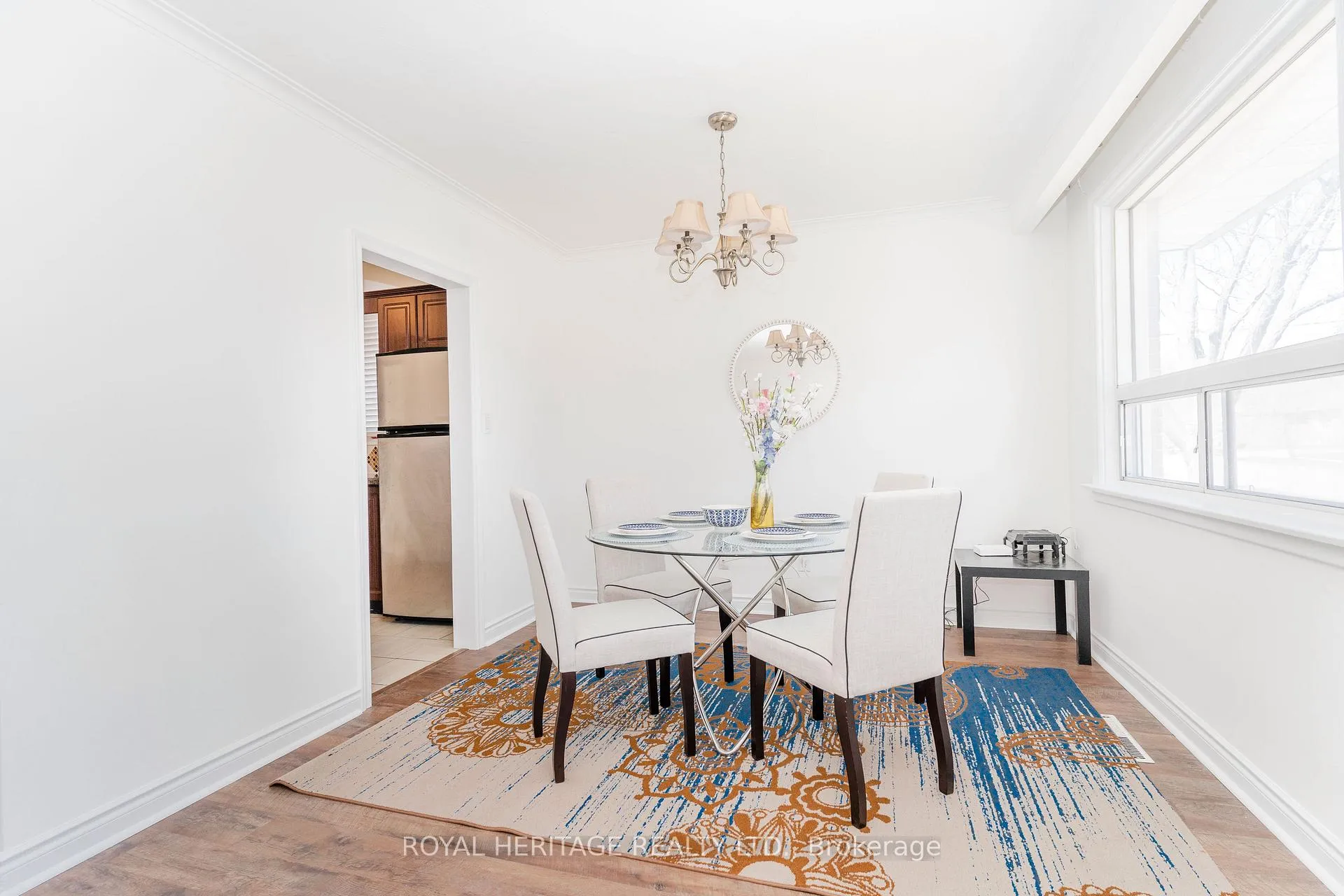 Photo 9 of 55 Bridgenorth Crescent, Etobicoke, Thistletown-Beaumonde Heights — HOMEH