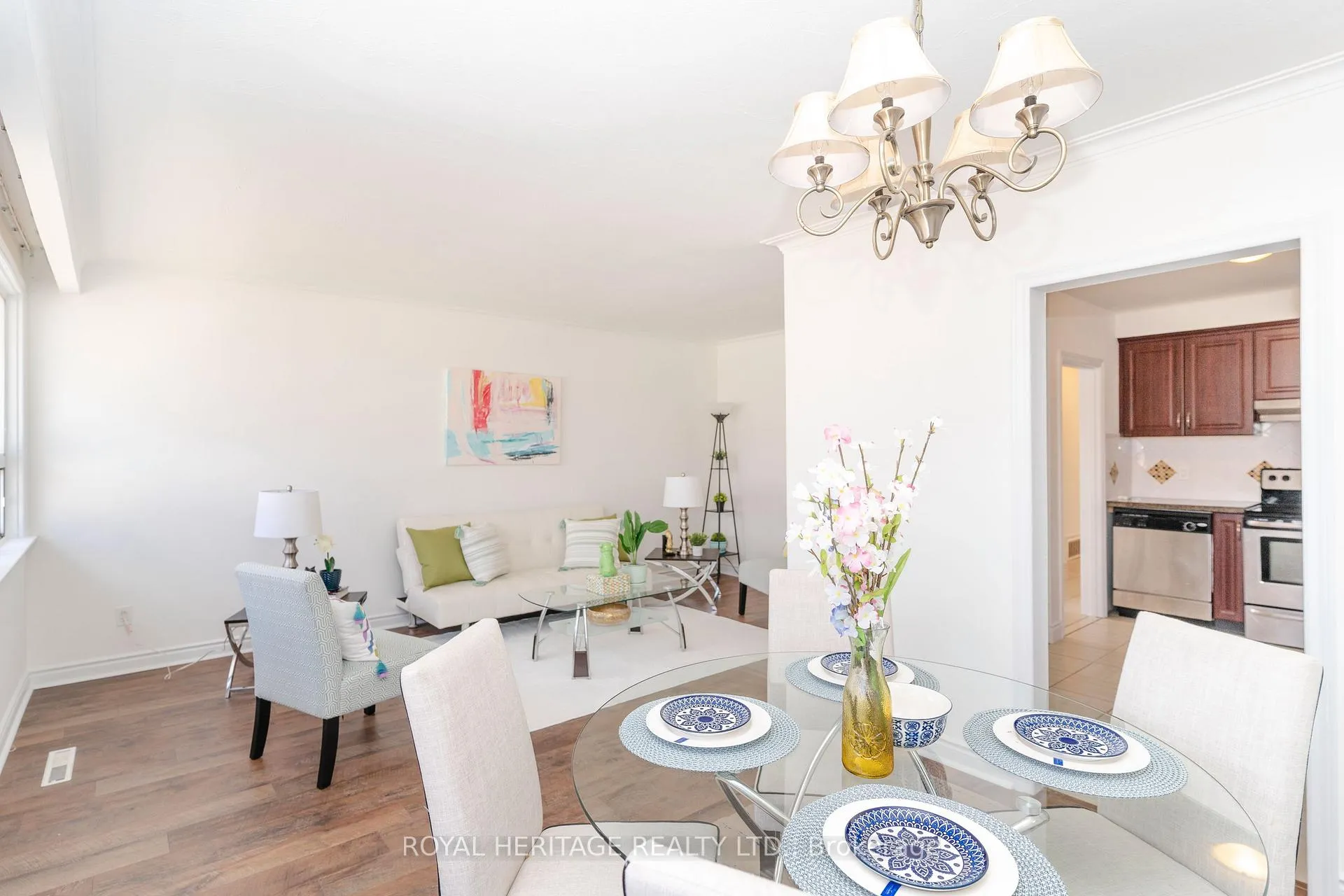 Photo 10 of 55 Bridgenorth Crescent, Etobicoke, Thistletown-Beaumonde Heights — HOMEH
