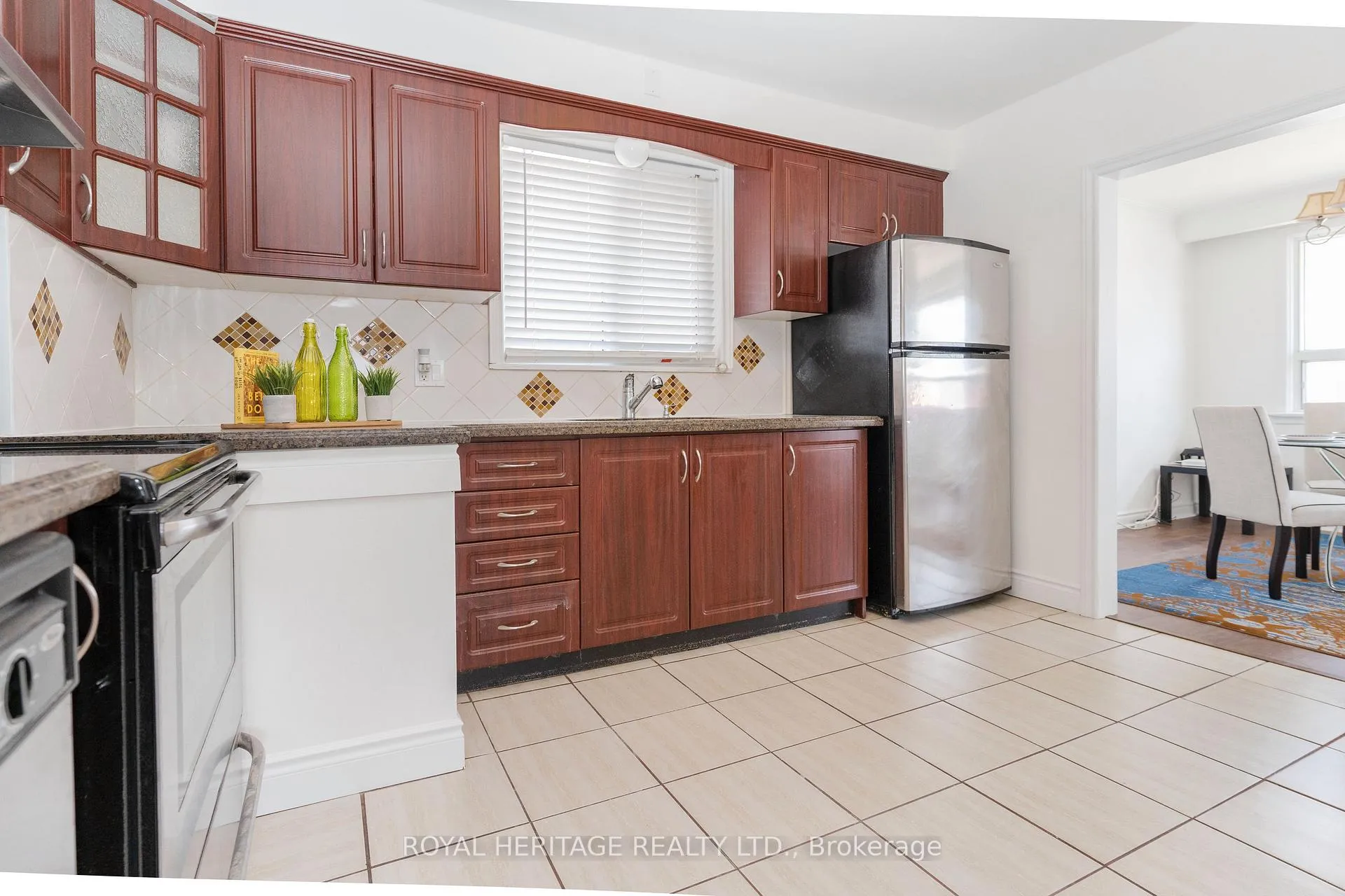 Photo 14 of 55 Bridgenorth Crescent, Etobicoke, Thistletown-Beaumonde Heights — HOMEH