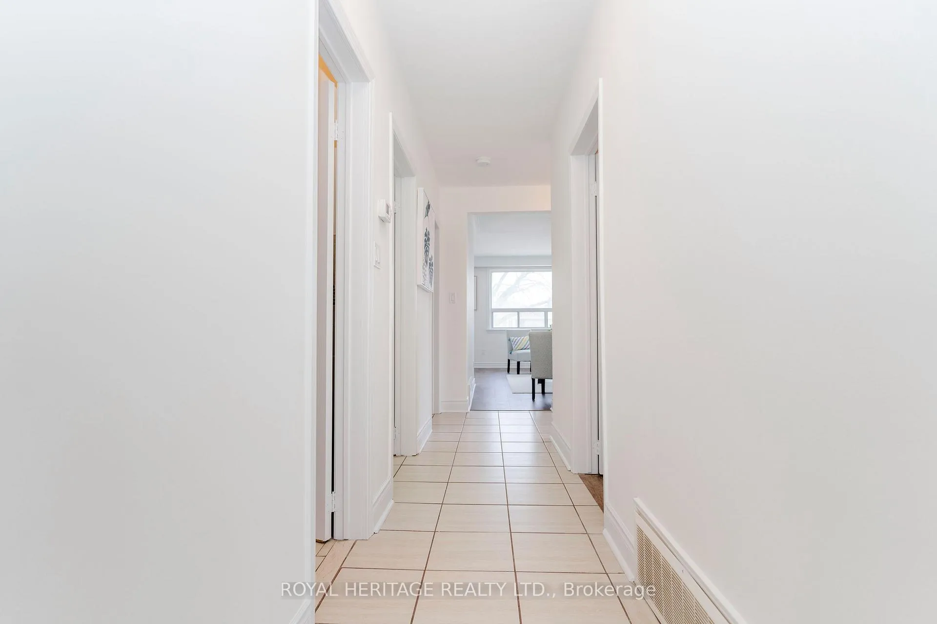 Photo 15 of 55 Bridgenorth Crescent, Etobicoke, Thistletown-Beaumonde Heights — HOMEH