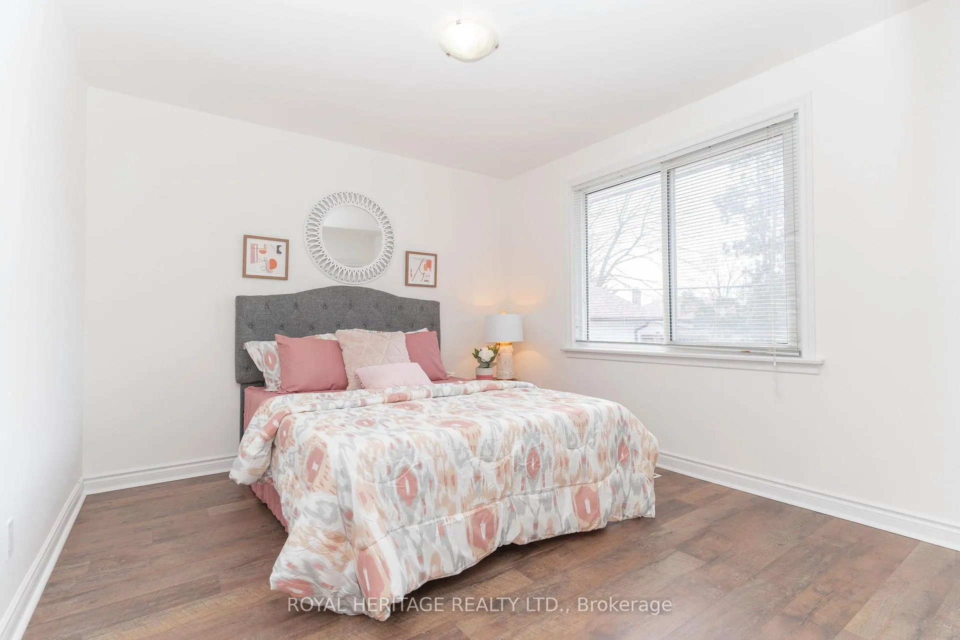 Photo 23 of 55 Bridgenorth Crescent, Etobicoke, Thistletown-Beaumonde Heights — HOMEH