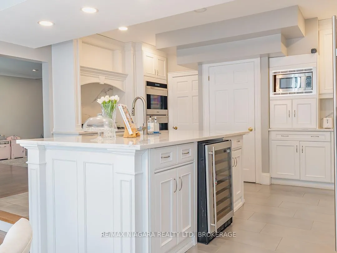 Photo 14 of 10187 Lakeshore Road W, Wainfleet, Lakeshore — HOMEH