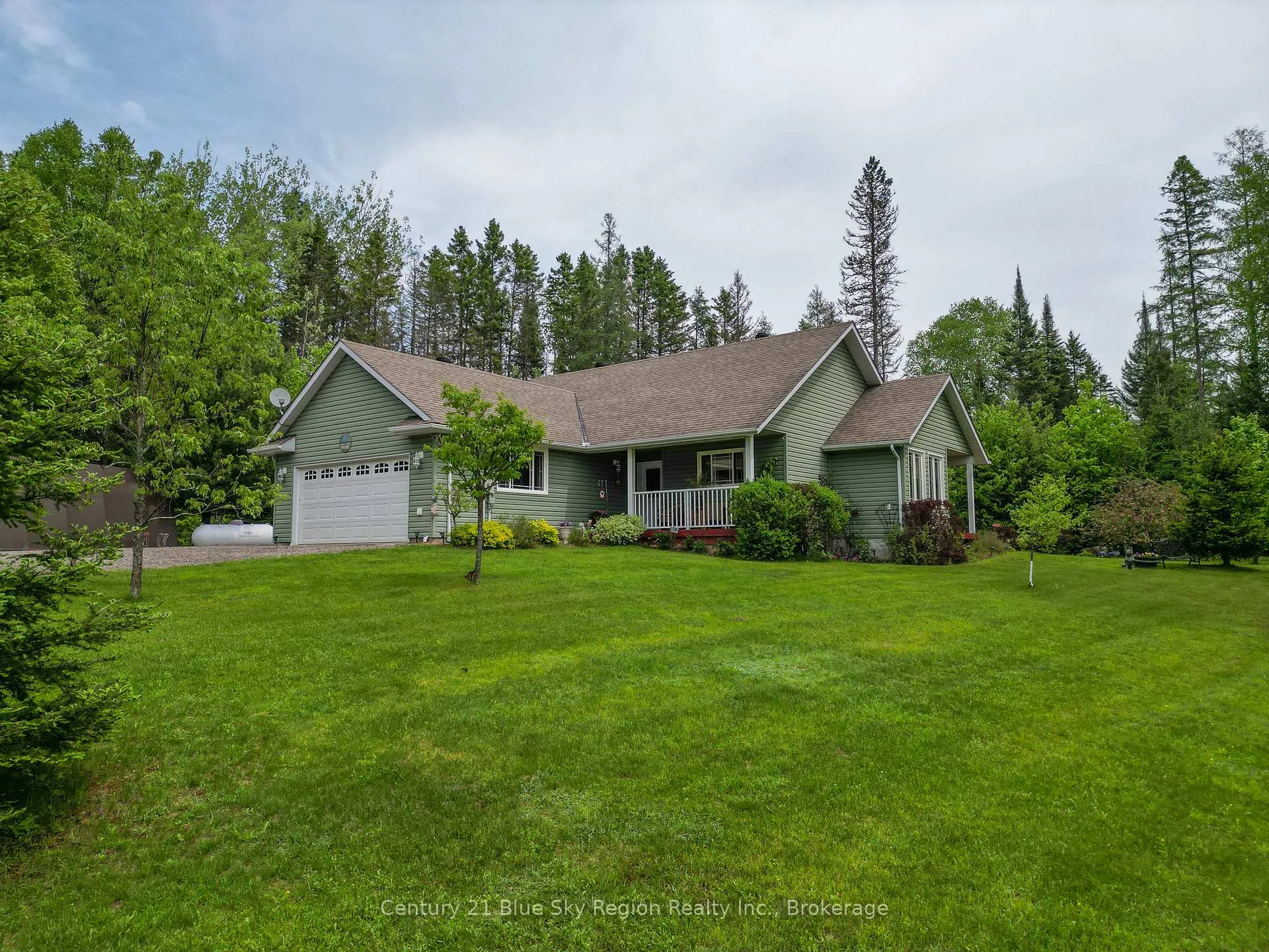 Photo 2 of 220 Hummel Line, Powassan, Trout Creek — HOMEH