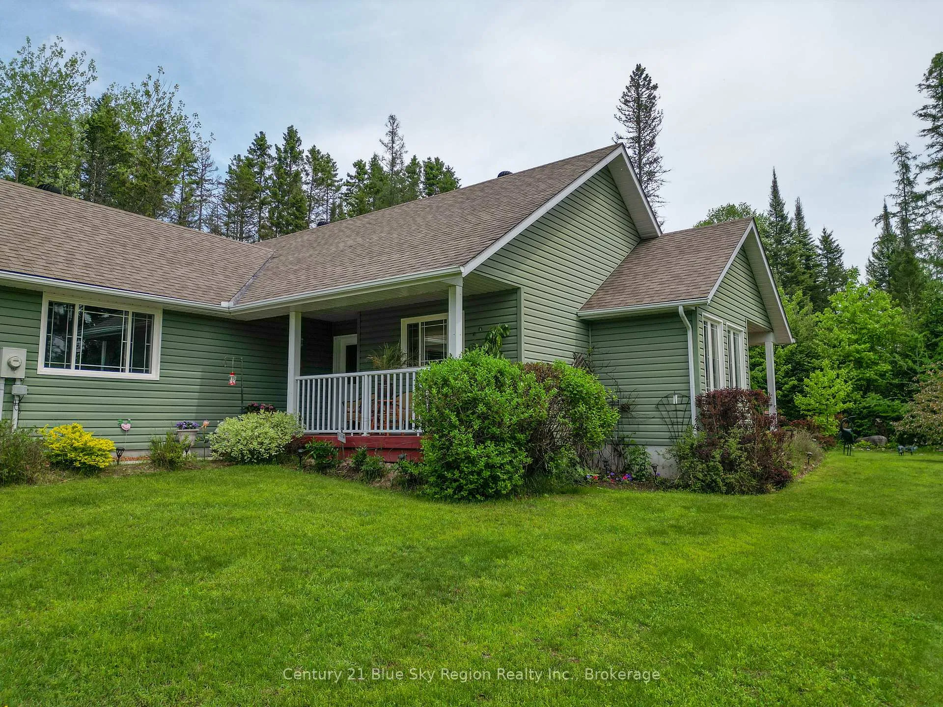 Photo 3 of 220 Hummel Line, Powassan, Trout Creek — HOMEH