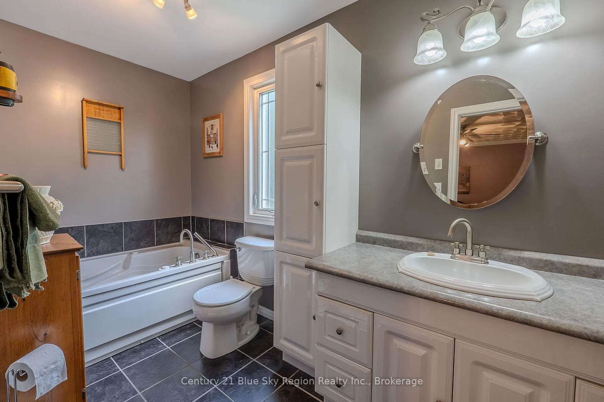Photo 18 of 220 Hummel Line, Powassan, Trout Creek — HOMEH