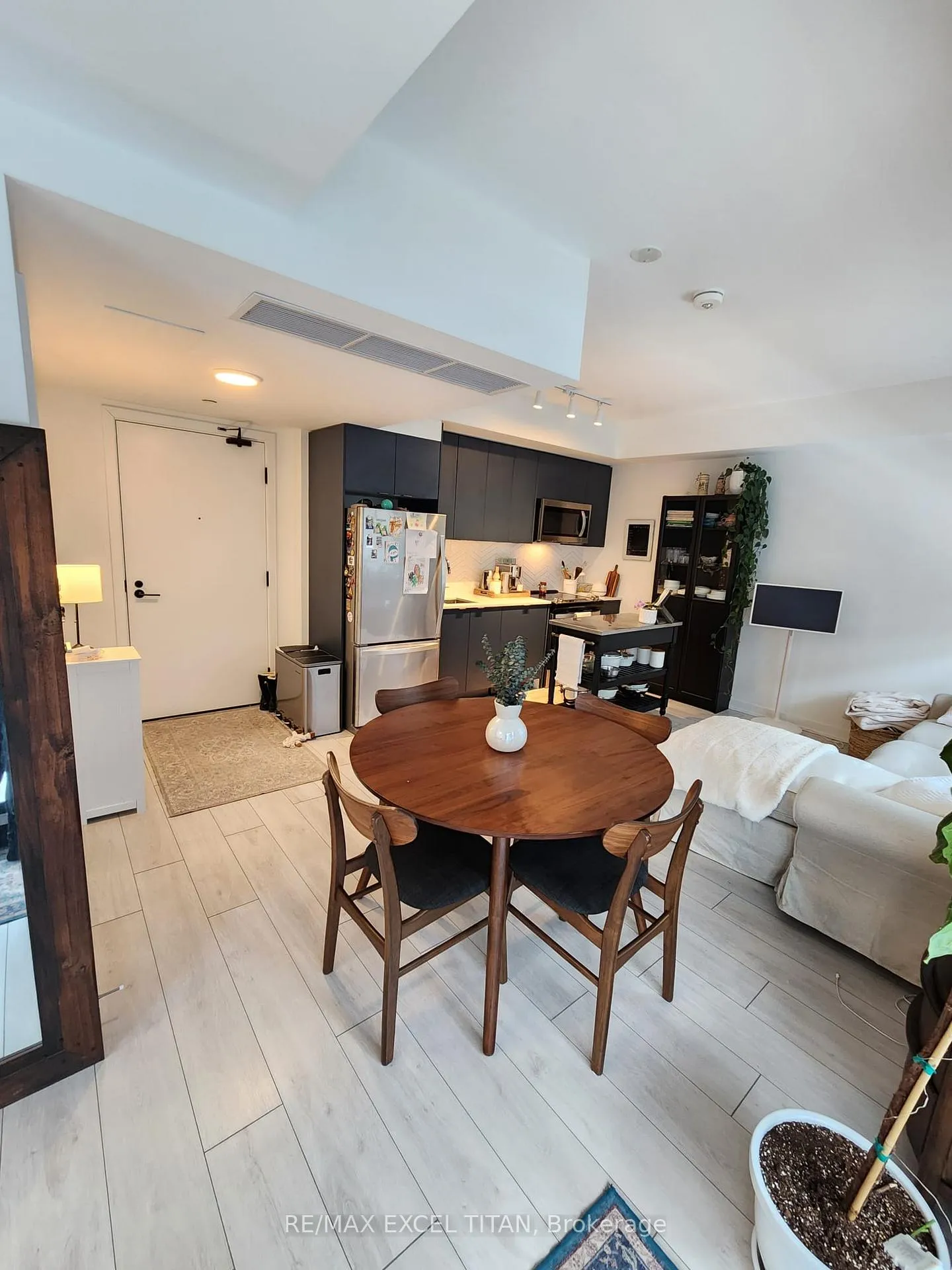 Photo 3 of Unit 327, 1612 Charles Street, Whitby, Port Whitby — HOMEH