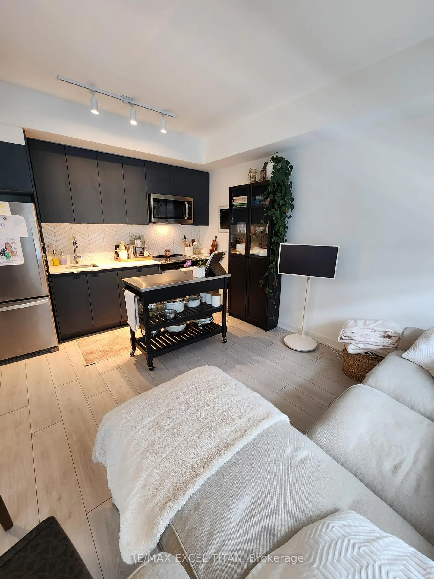 Photo 9 of Unit 327, 1612 Charles Street, Whitby, Port Whitby — HOMEH