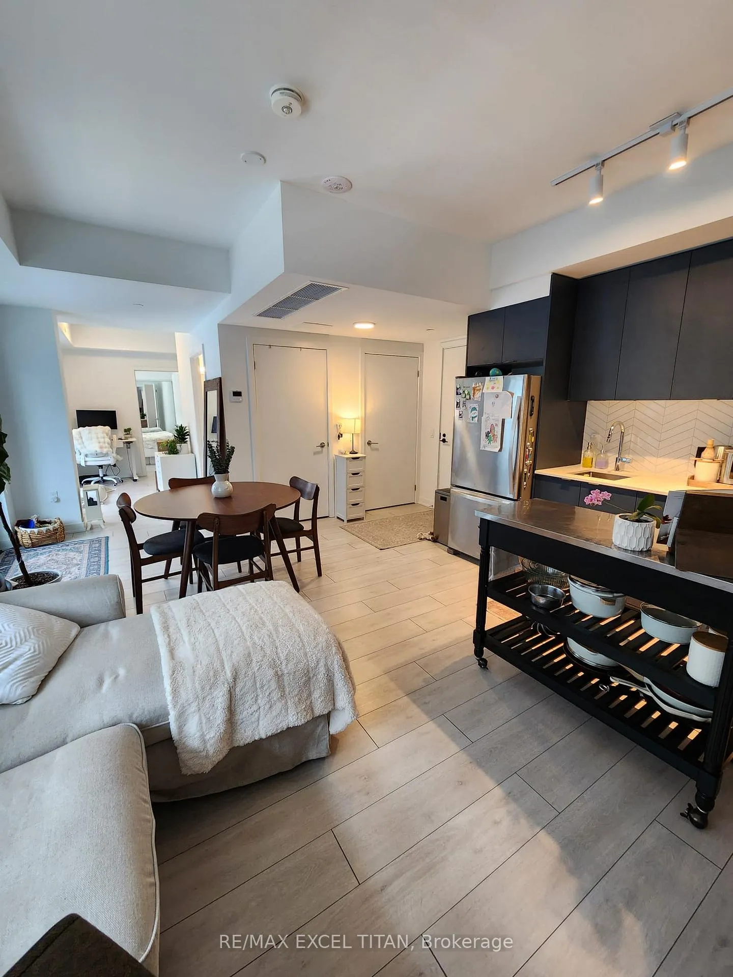 Photo 10 of Unit 327, 1612 Charles Street, Whitby, Port Whitby — HOMEH