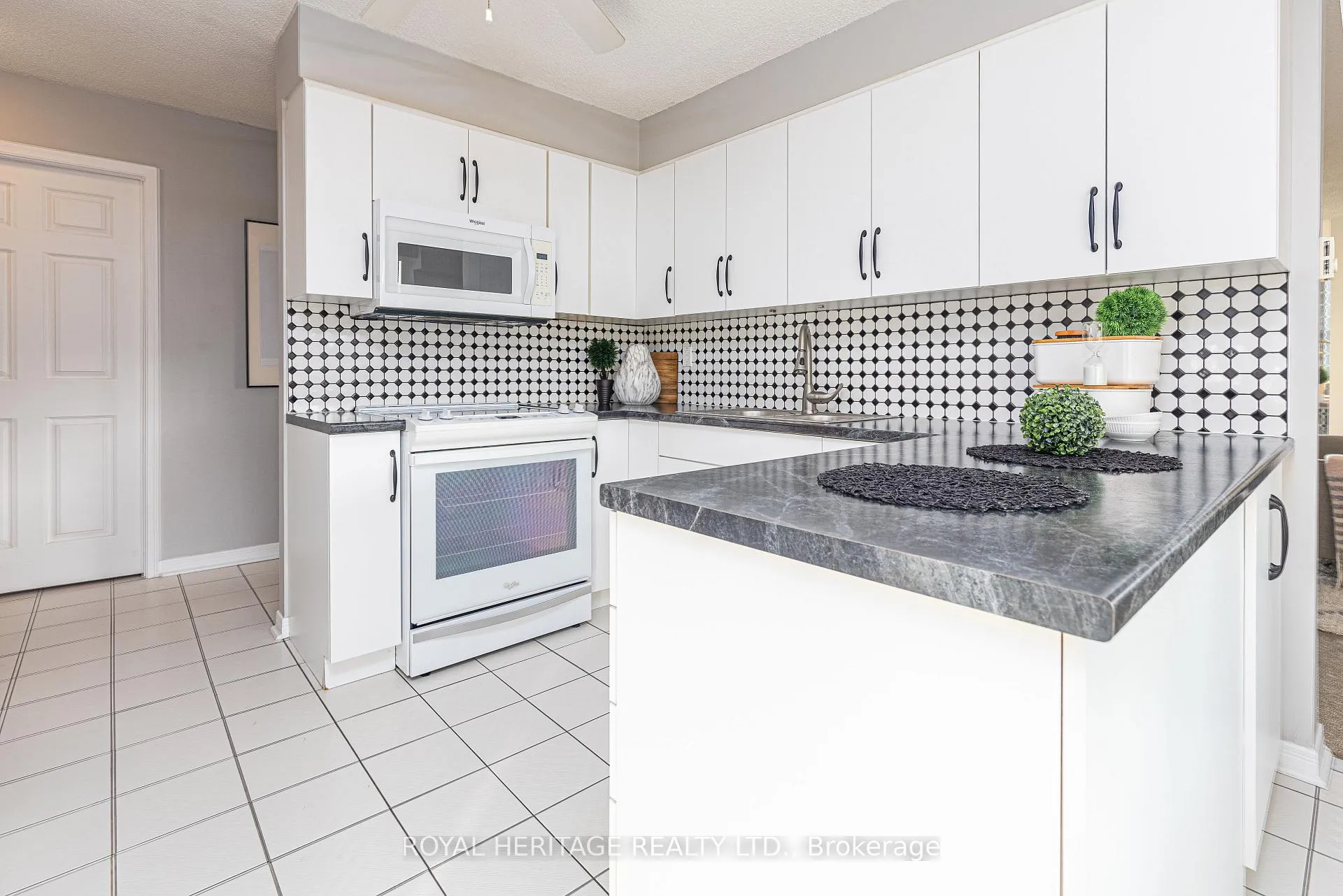 Photo 7 of Unit 201, 80 Athol Street, Oshawa, Central — HOMEH