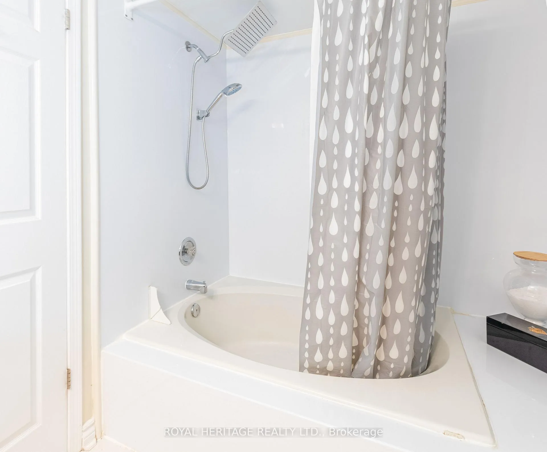 Photo 36 of Unit 201, 80 Athol Street, Oshawa, Central — HOMEH