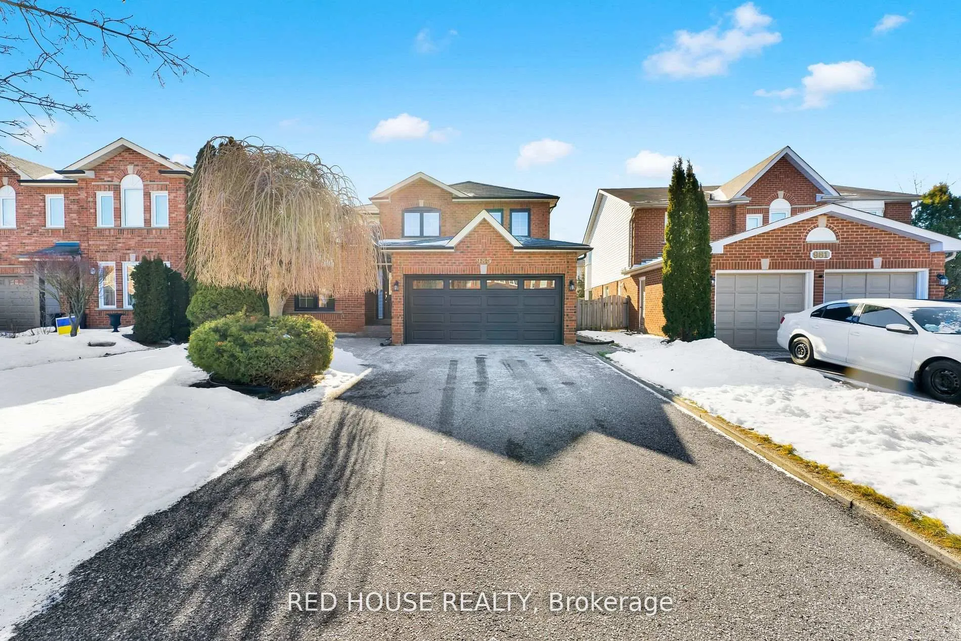 Photo 1 of 985 Sandcliff Drive, Oshawa, Pinecrest — HOMEH
