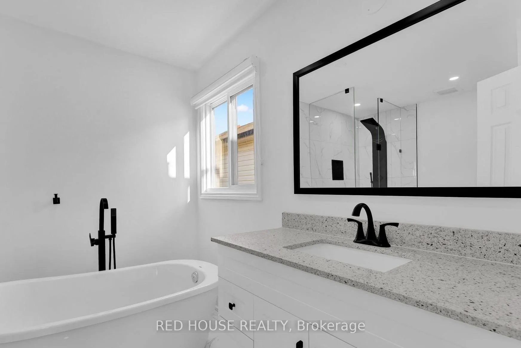 Photo 7 of 985 Sandcliff Drive, Oshawa, Pinecrest — HOMEH