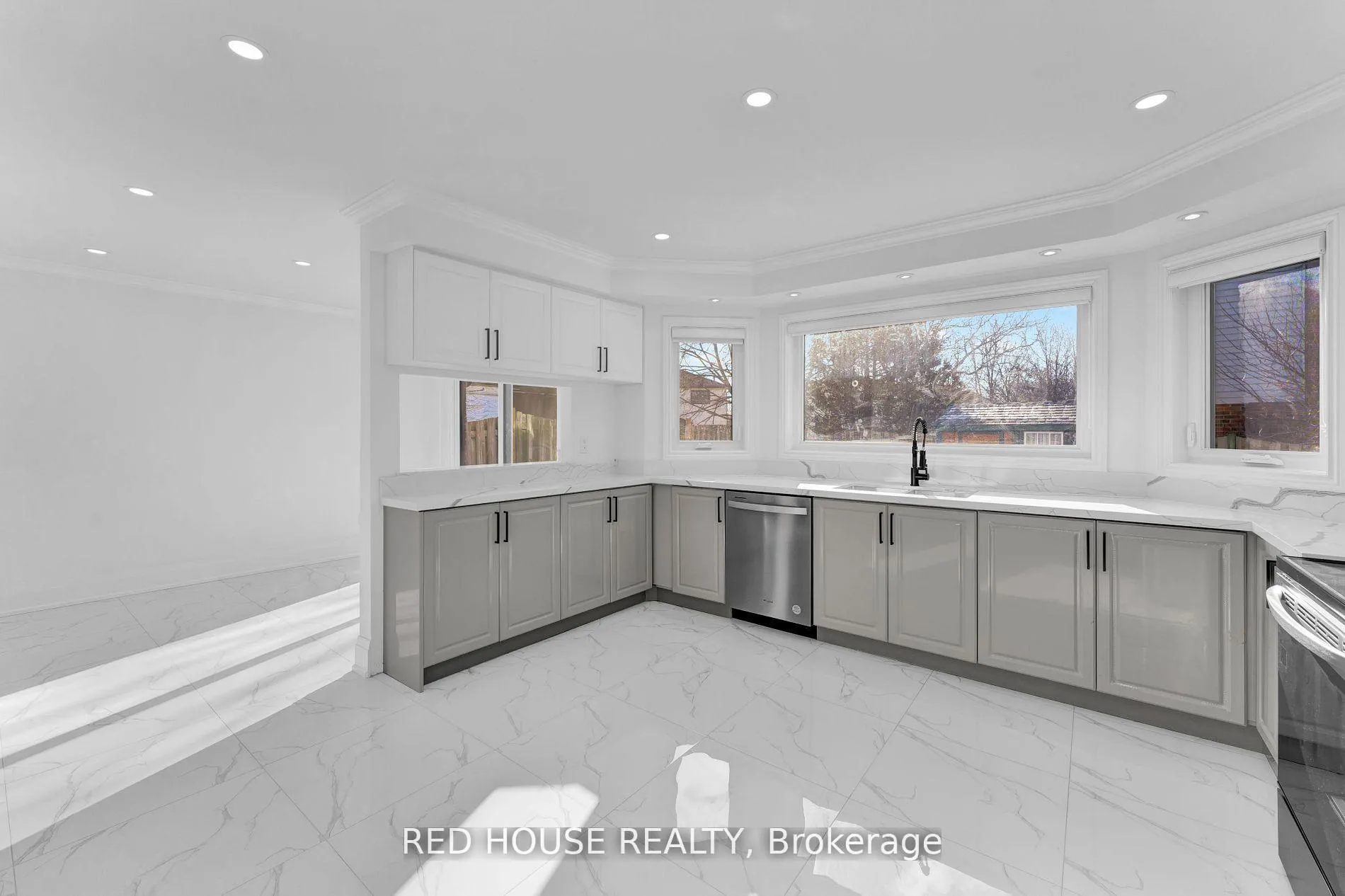 Photo 21 of 985 Sandcliff Drive, Oshawa, Pinecrest — HOMEH