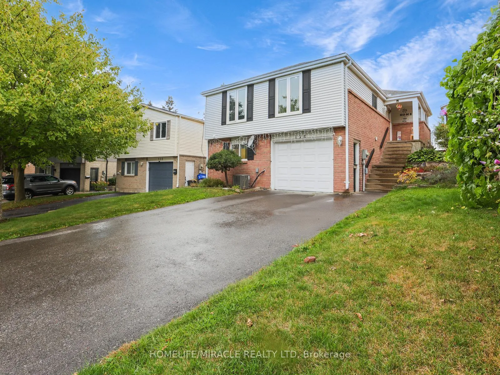 Front of 128 Macatee Place S