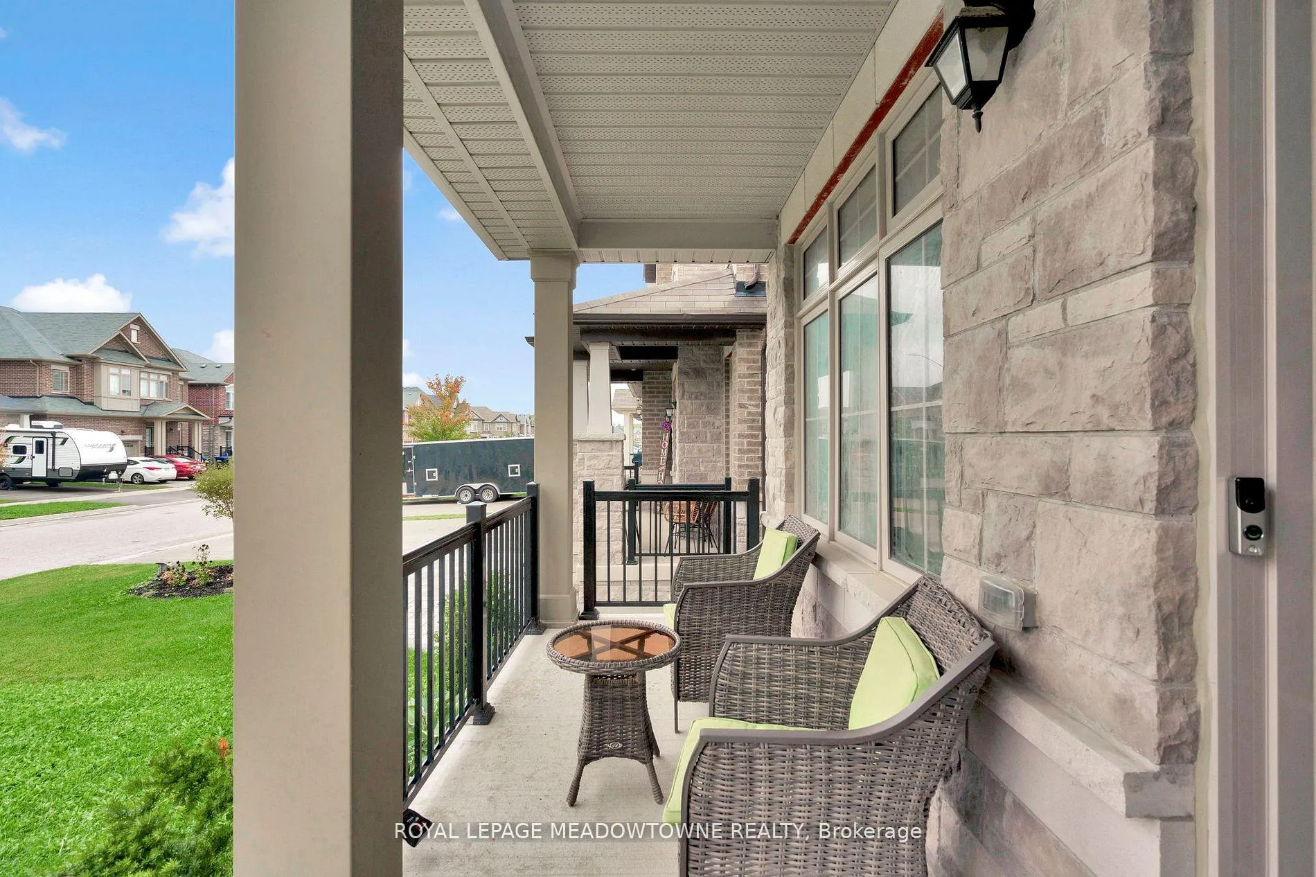 Photo 3 of 1029 Barton Way, Innisfil, Rural Innisfil — HOMEH