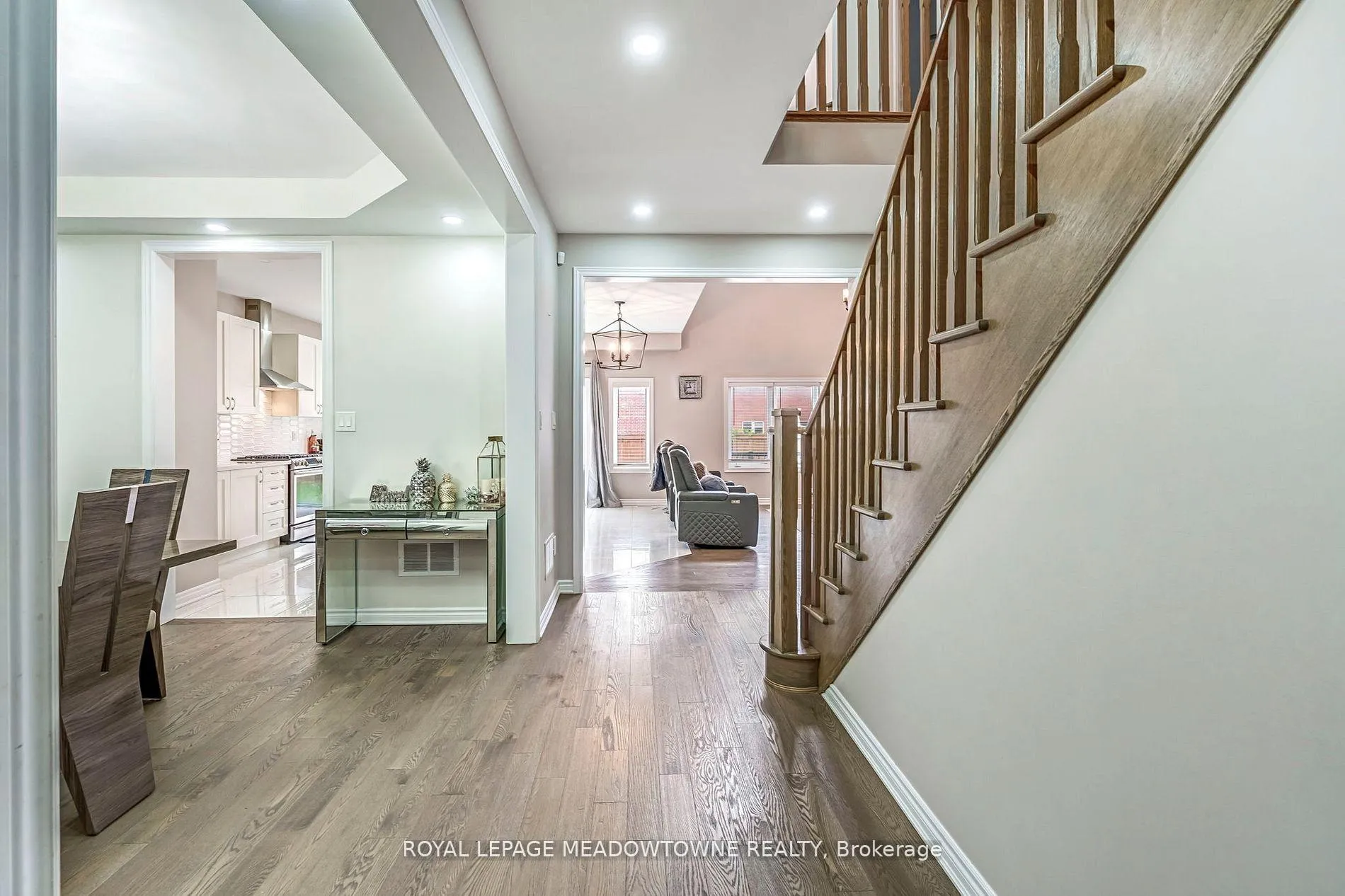 Photo 6 of 1029 Barton Way, Innisfil, Rural Innisfil — HOMEH