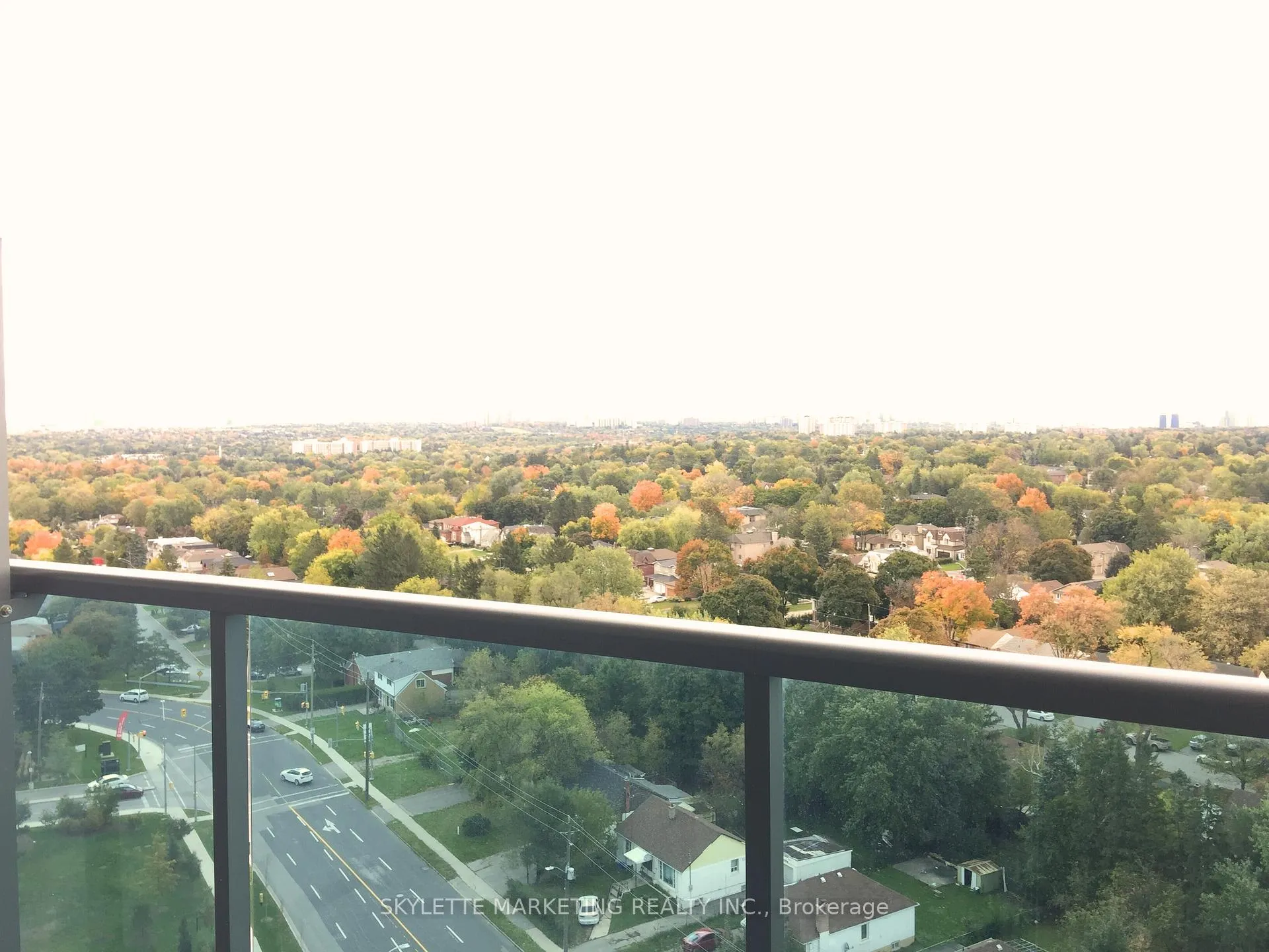 Photo 13 of Unit #1427, 7161 Yonge Street, Markham, Thornhill — HOMEH