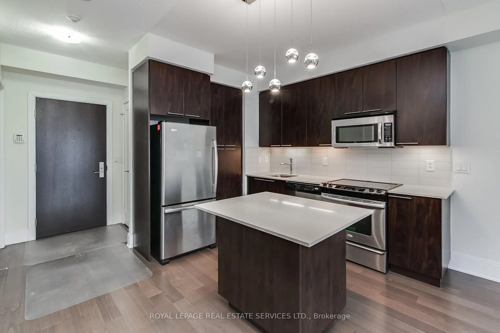 Front of Unit 1408, 25 Broadway Avenue