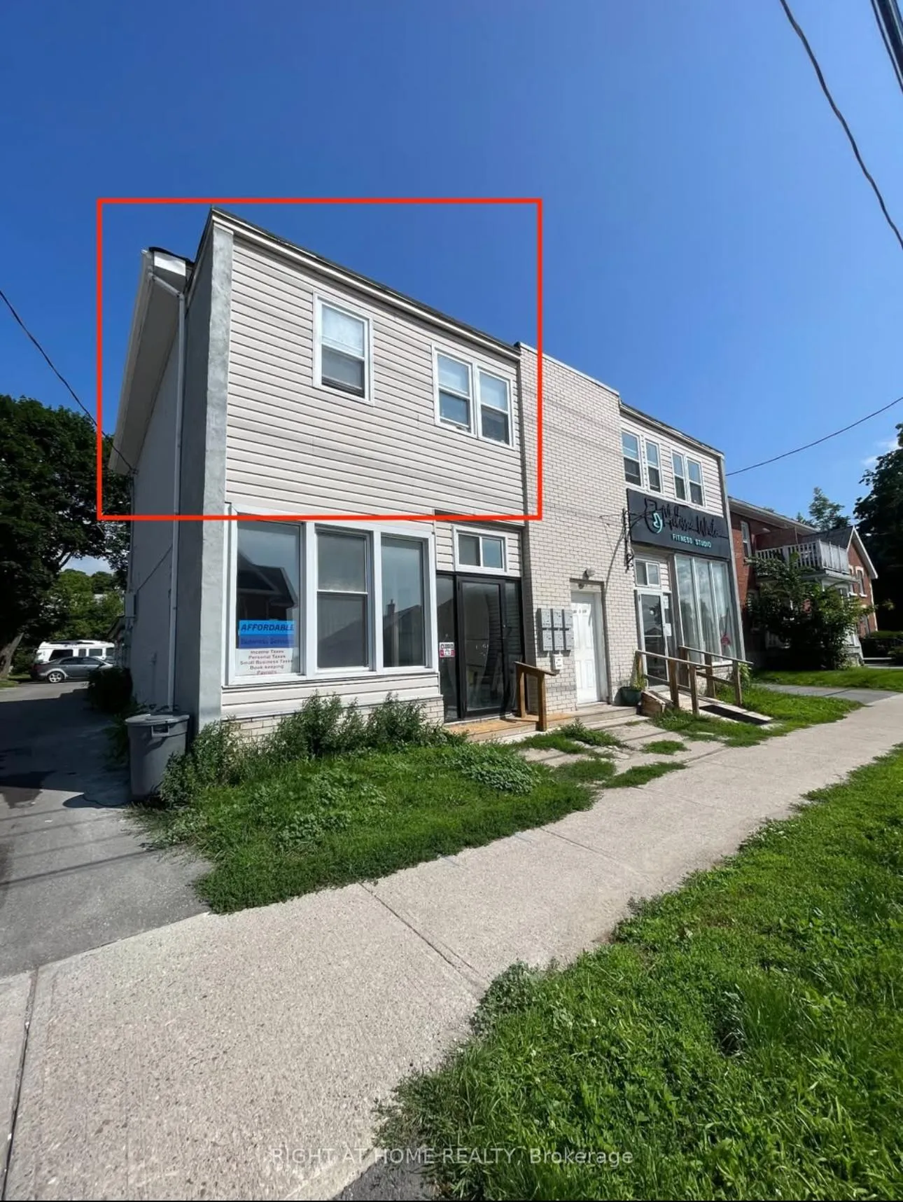 Front of Unit D, 108 Mississaga Street