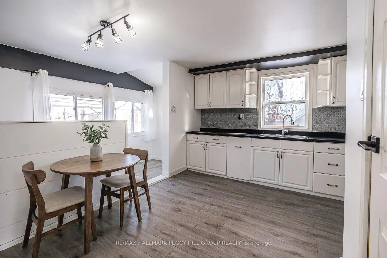 Photo 3 of 221 Barrie Road, Orillia — HOMEH