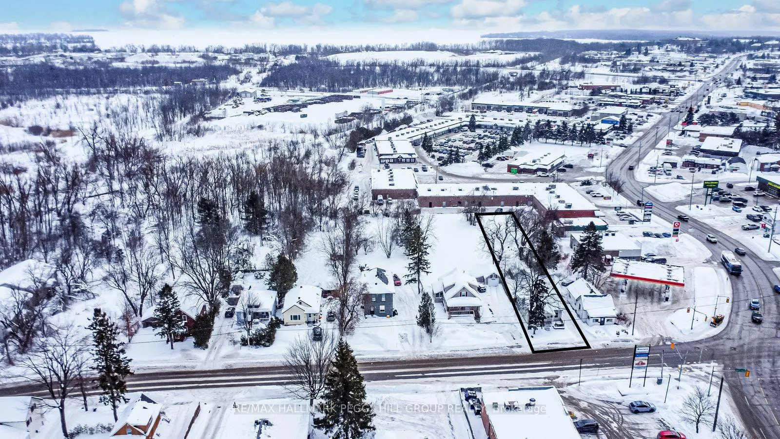 Photo 12 of 221 Barrie Road, Orillia — HOMEH