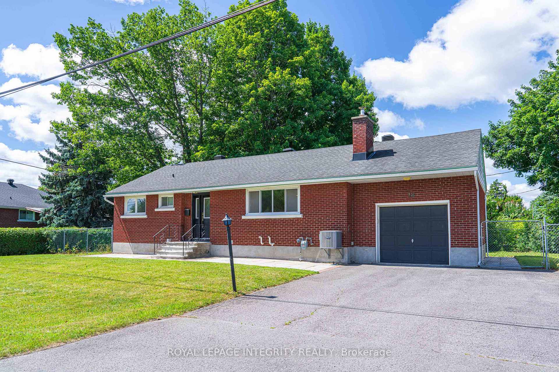 Photo 3 of 18 Sullivan Avenue, Ottawa, Meadowlands/Crestview — HOMEH