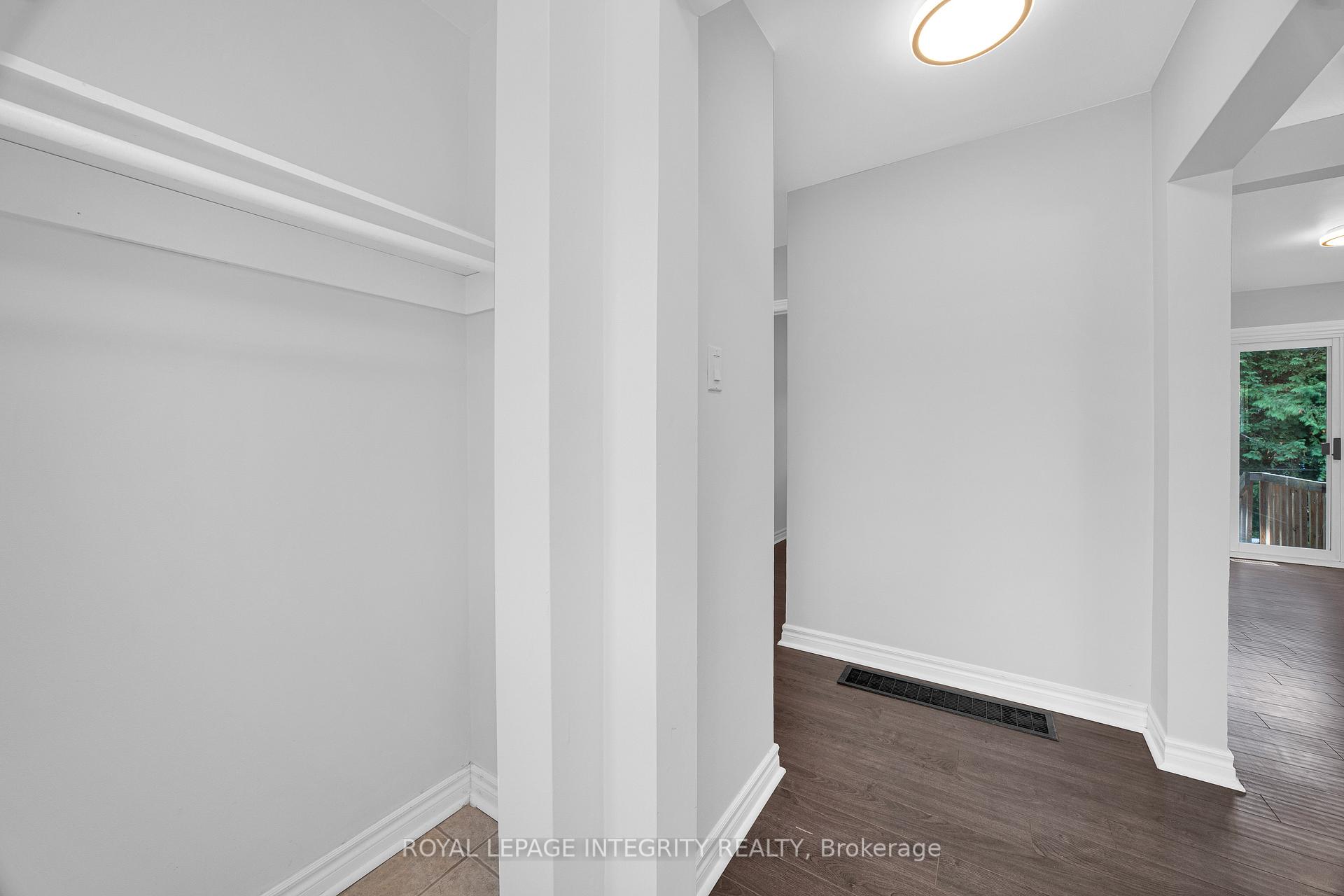 Photo 7 of 18 Sullivan Avenue, Ottawa, Meadowlands/Crestview — HOMEH