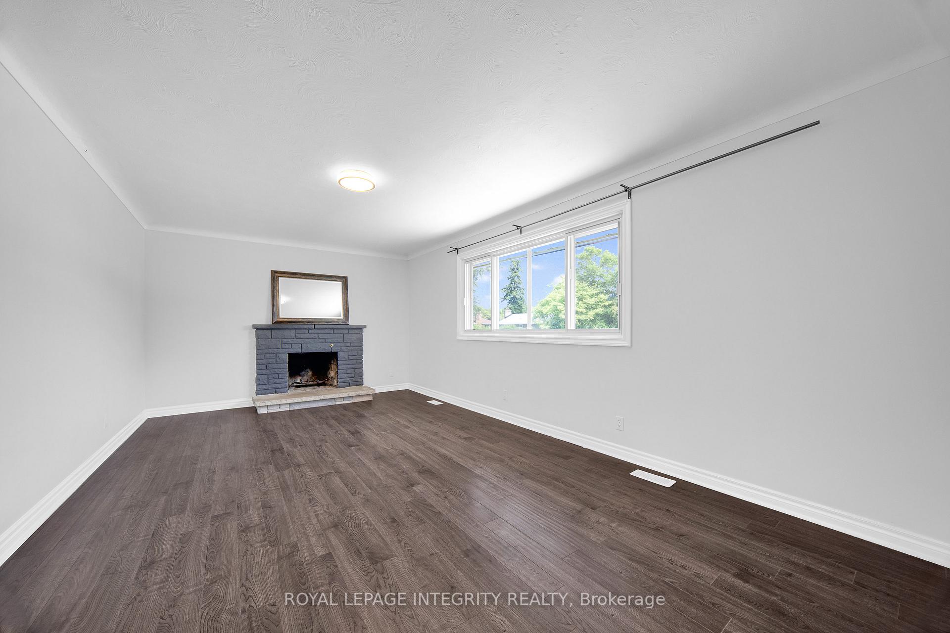 Photo 10 of 18 Sullivan Avenue, Ottawa, Meadowlands/Crestview — HOMEH